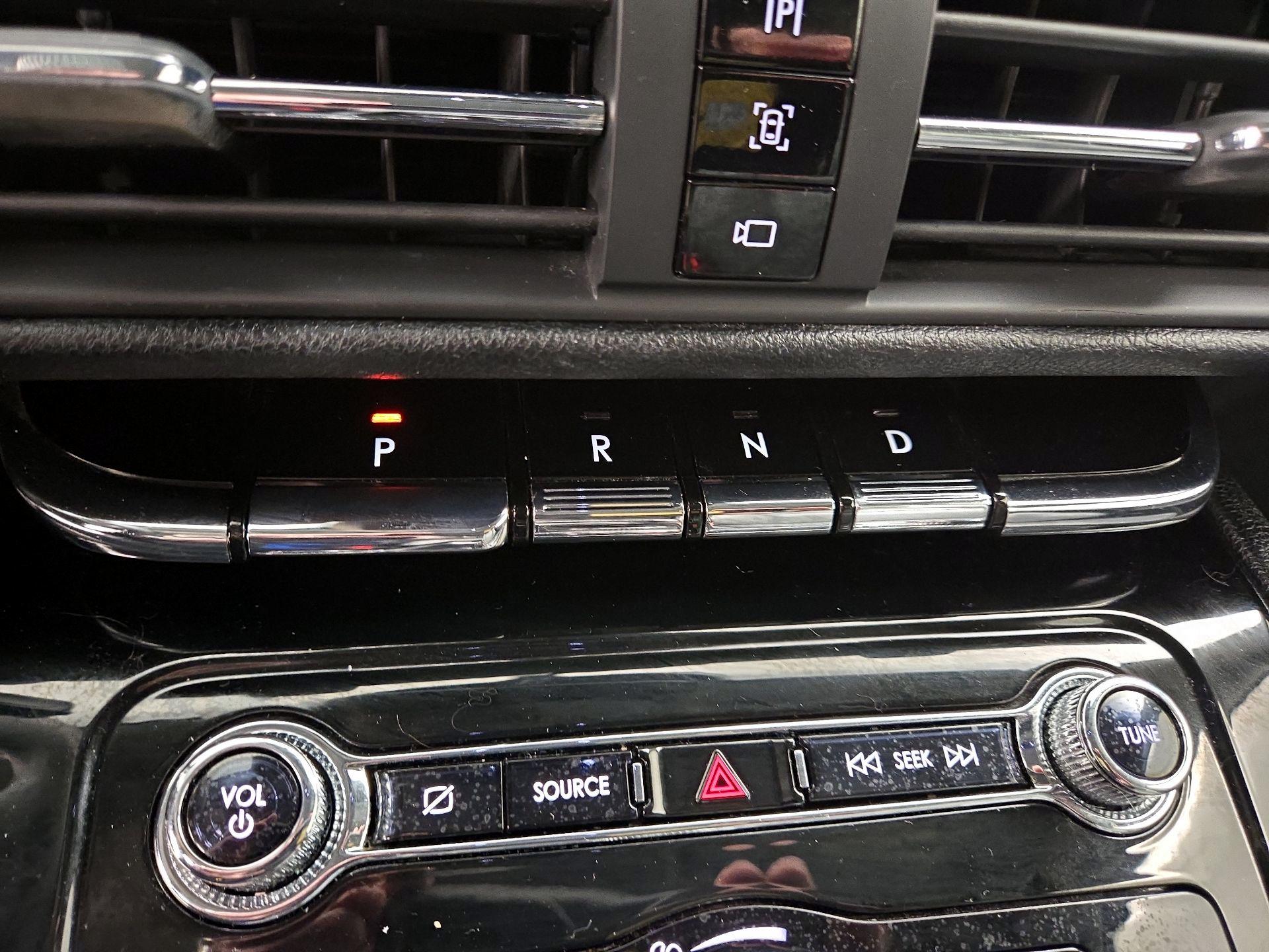 Thumbnail: 2022 Lincoln Corsair - 17