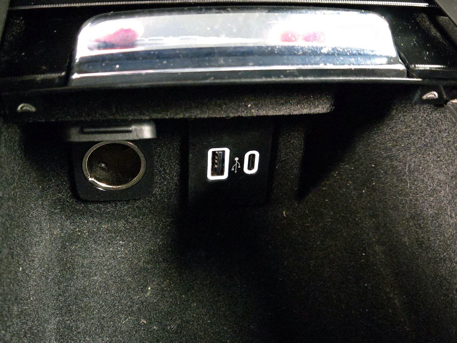 Thumbnail: 2022 Lincoln Corsair - 18