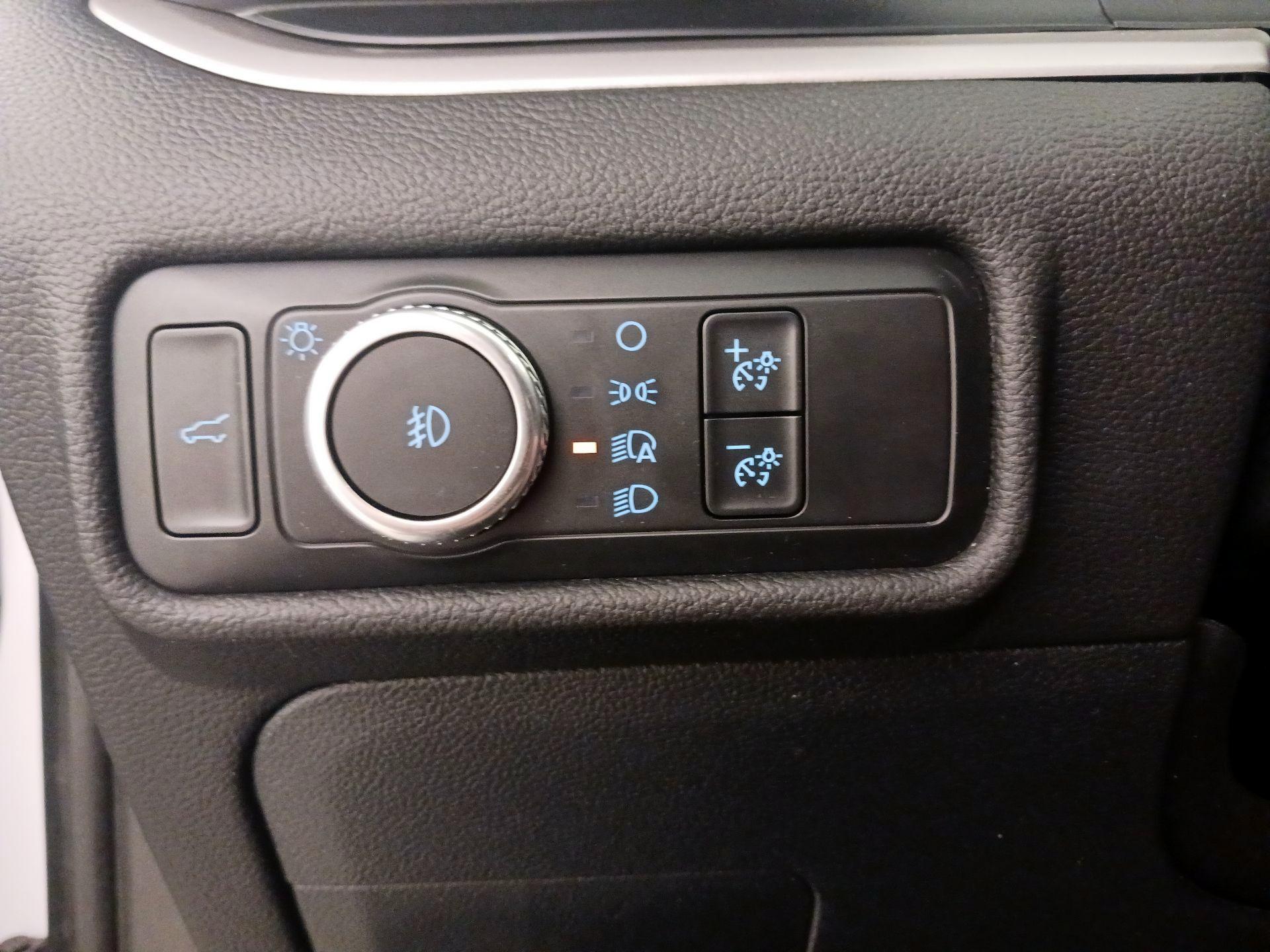 Thumbnail: 2020 Ford Explorer - 13