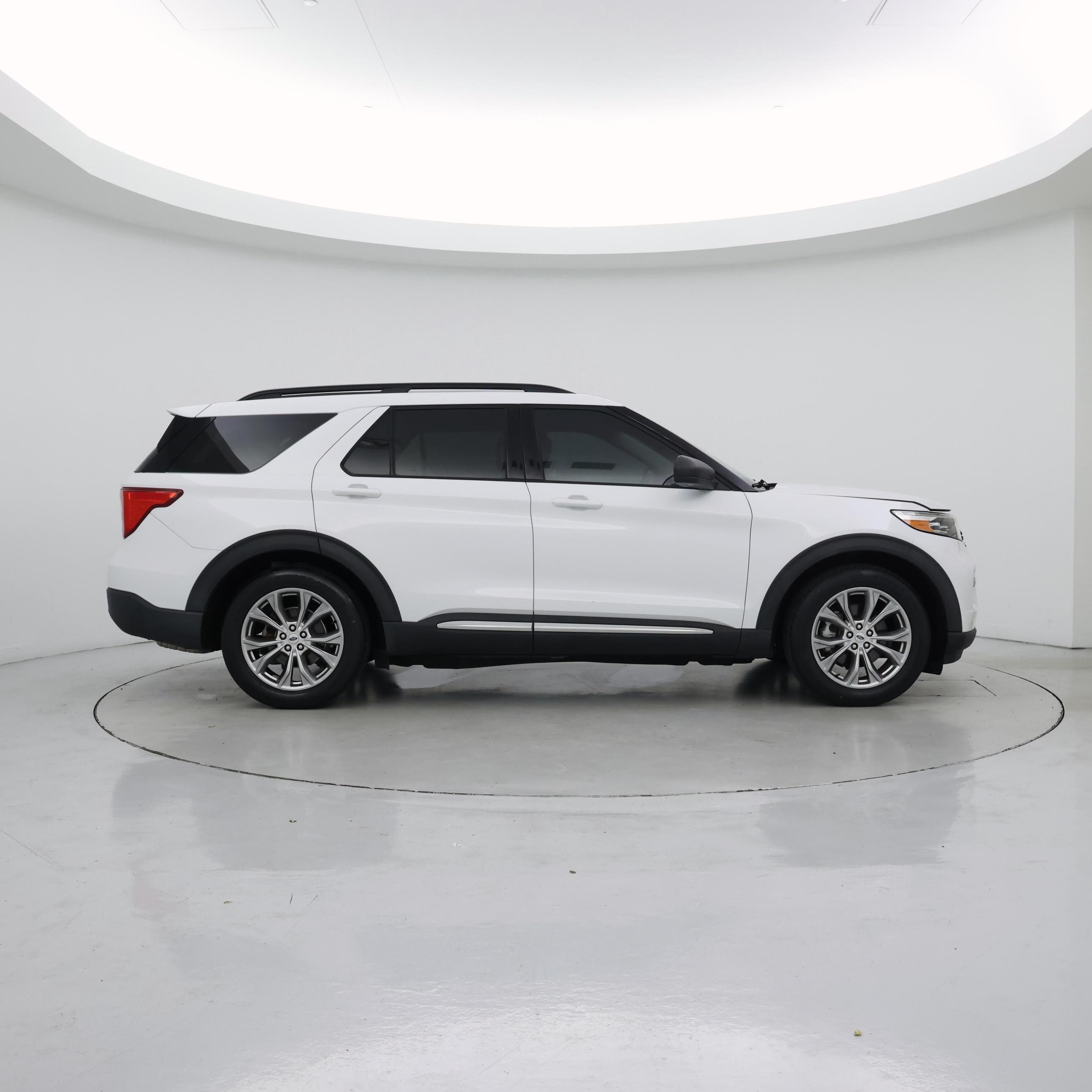 Thumbnail: 2020 Ford Explorer - 7