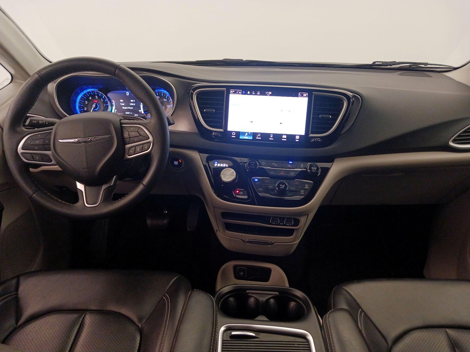 Thumbnail: 2023 Chrysler Pacifica - 9