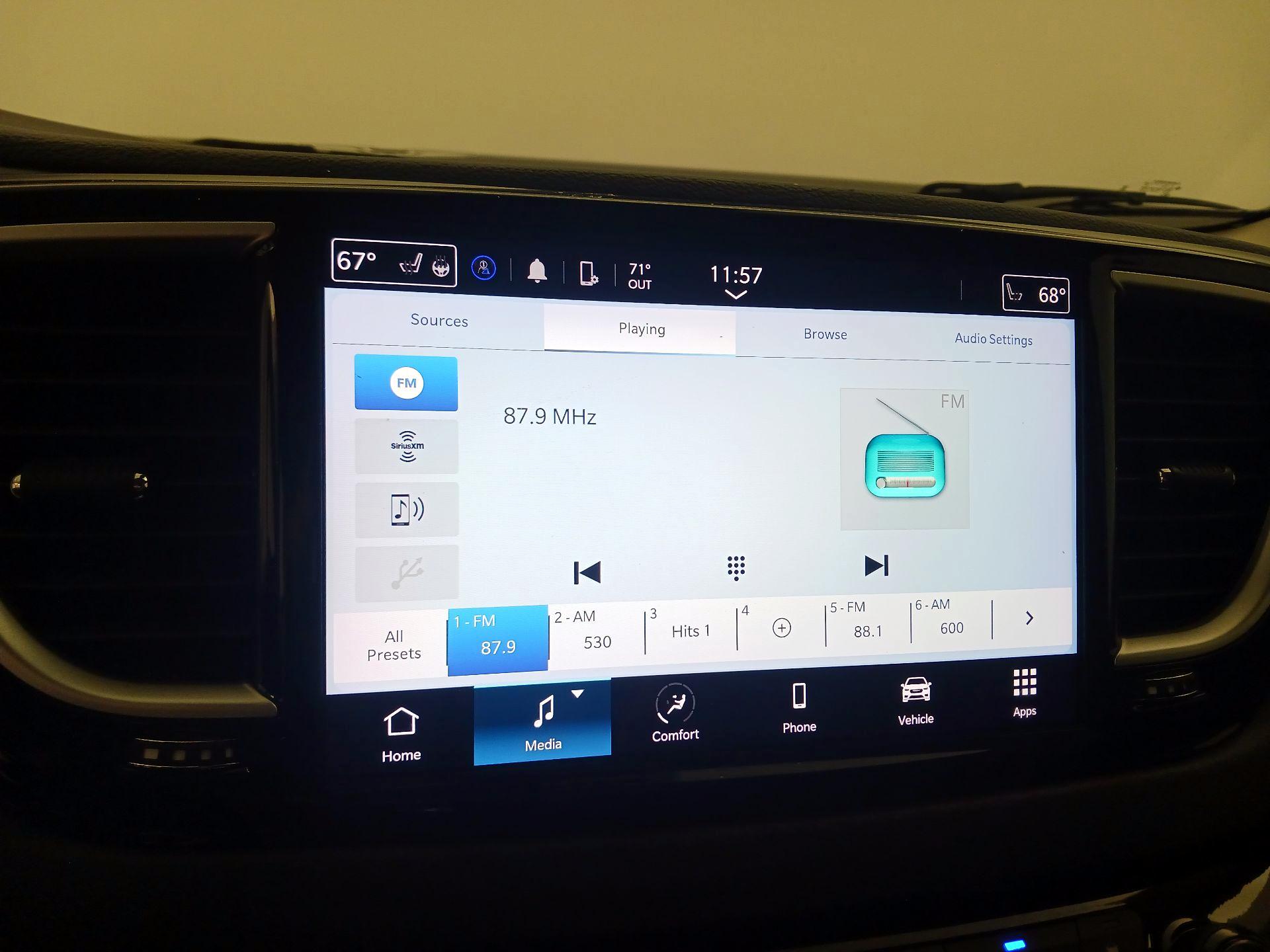 Thumbnail: 2023 Chrysler Pacifica - 15