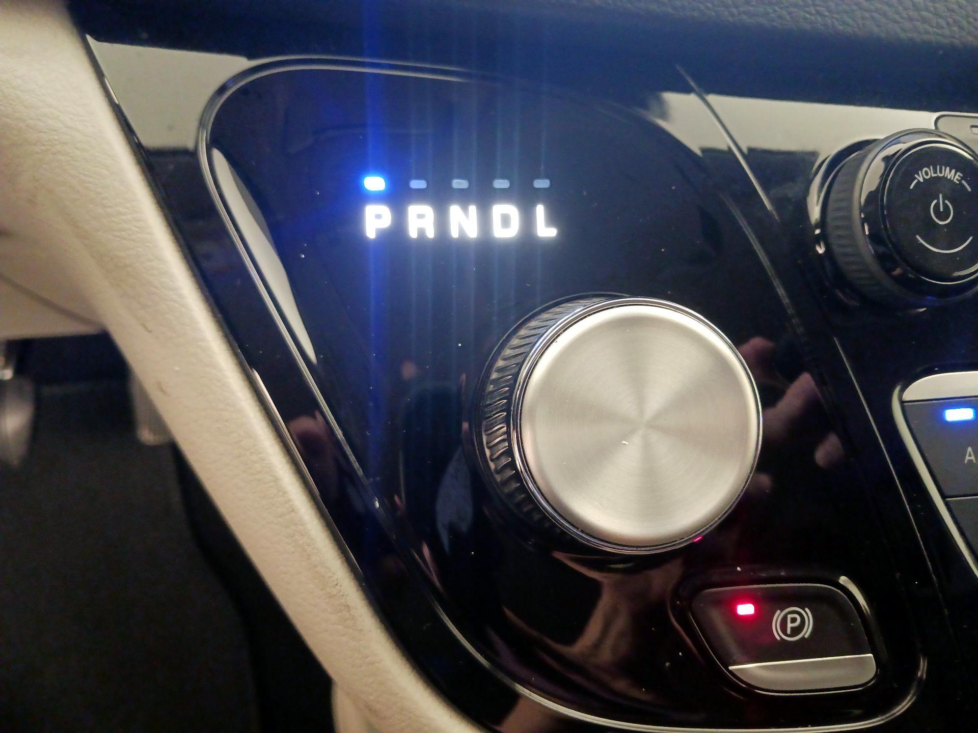 Thumbnail: 2023 Chrysler Pacifica - 17