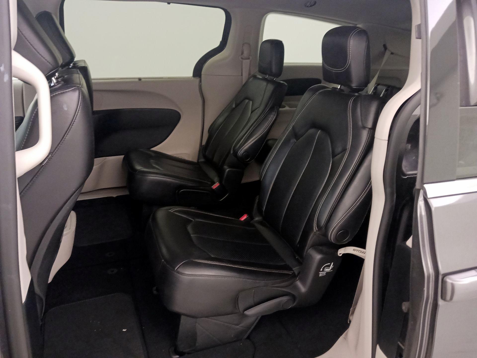 Thumbnail: 2023 Chrysler Pacifica - 19