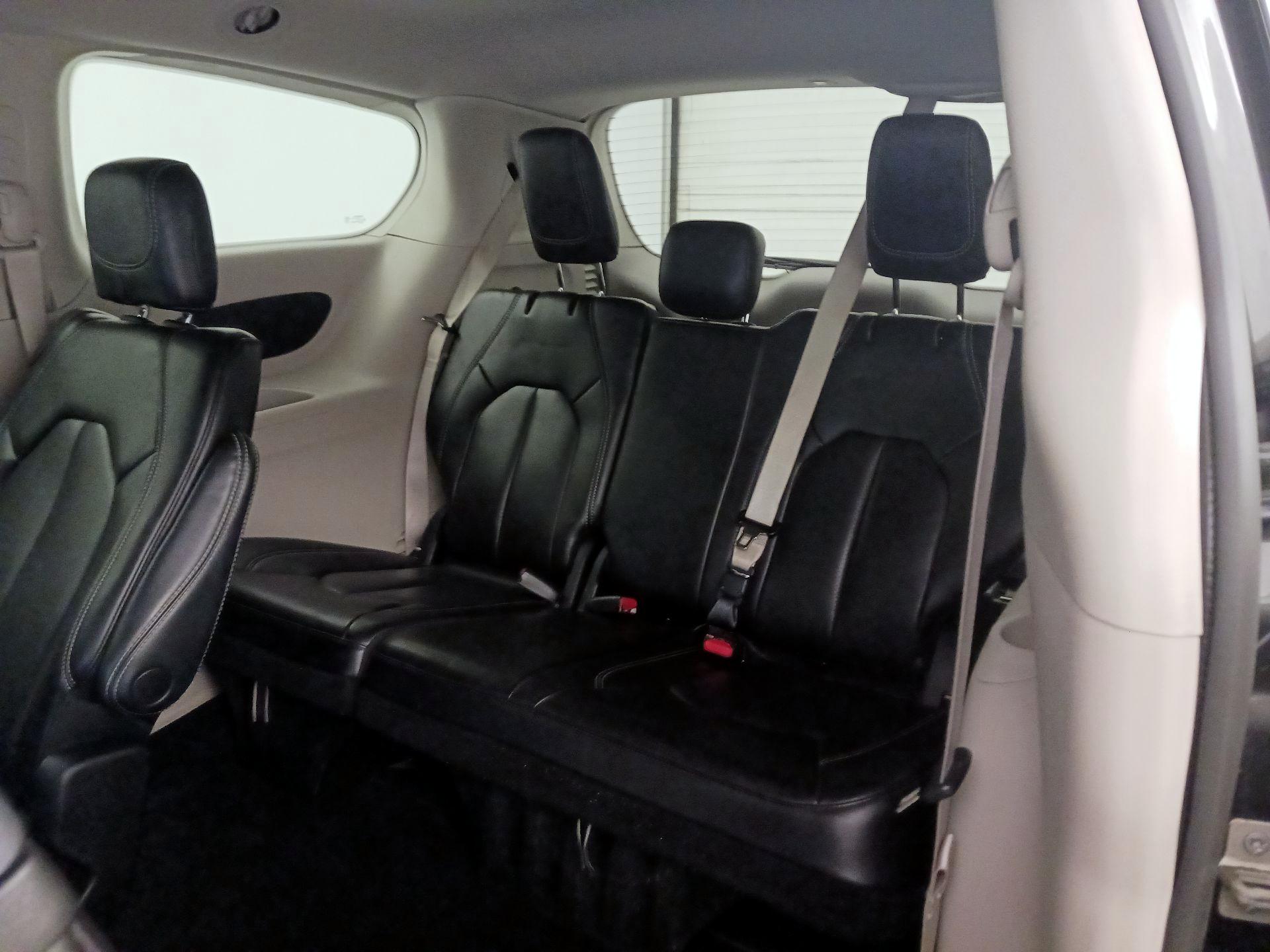 Thumbnail: 2023 Chrysler Pacifica - 20