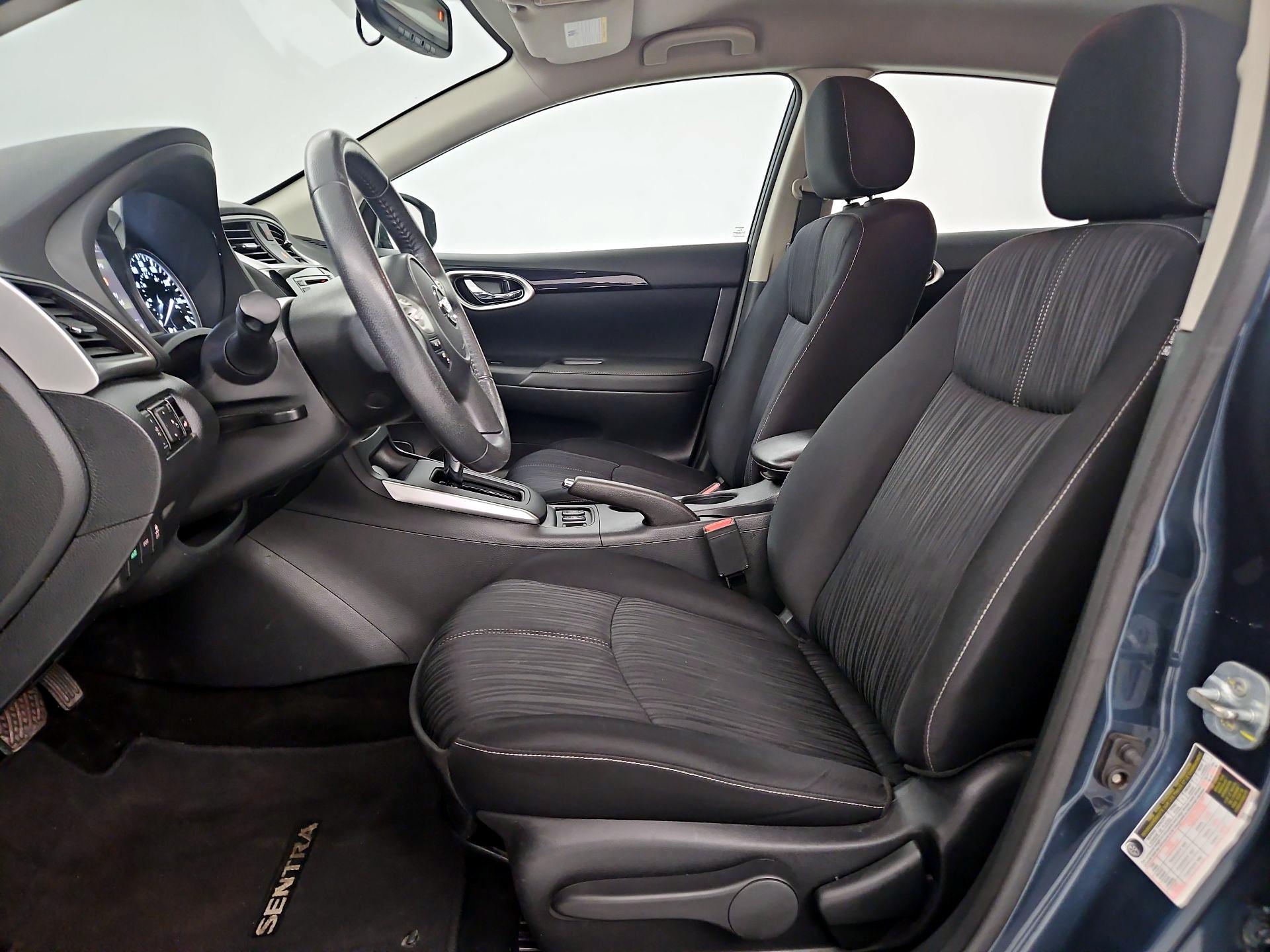 Thumbnail: 2017 Nissan Sentra - 9