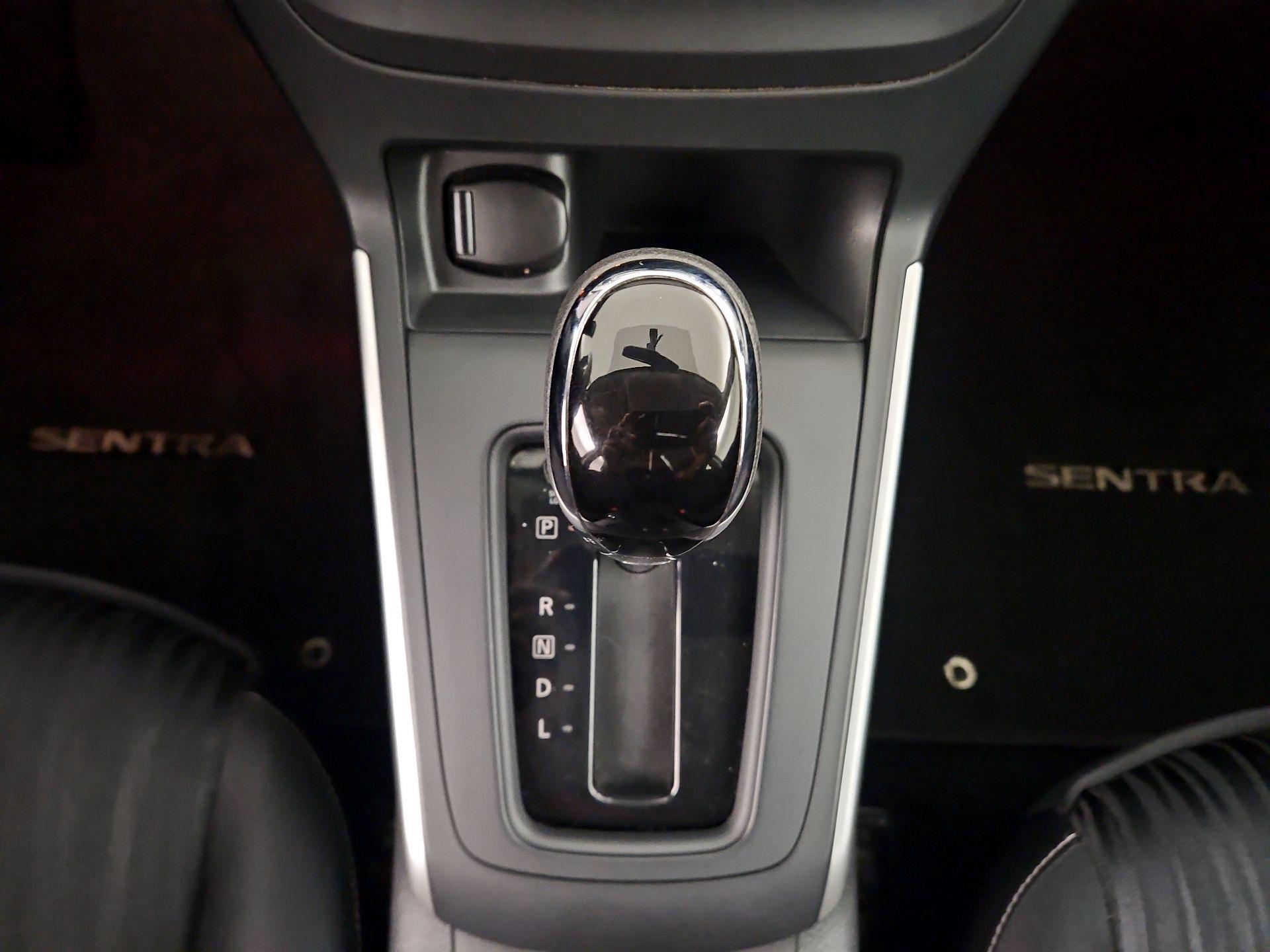 Thumbnail: 2017 Nissan Sentra - 15