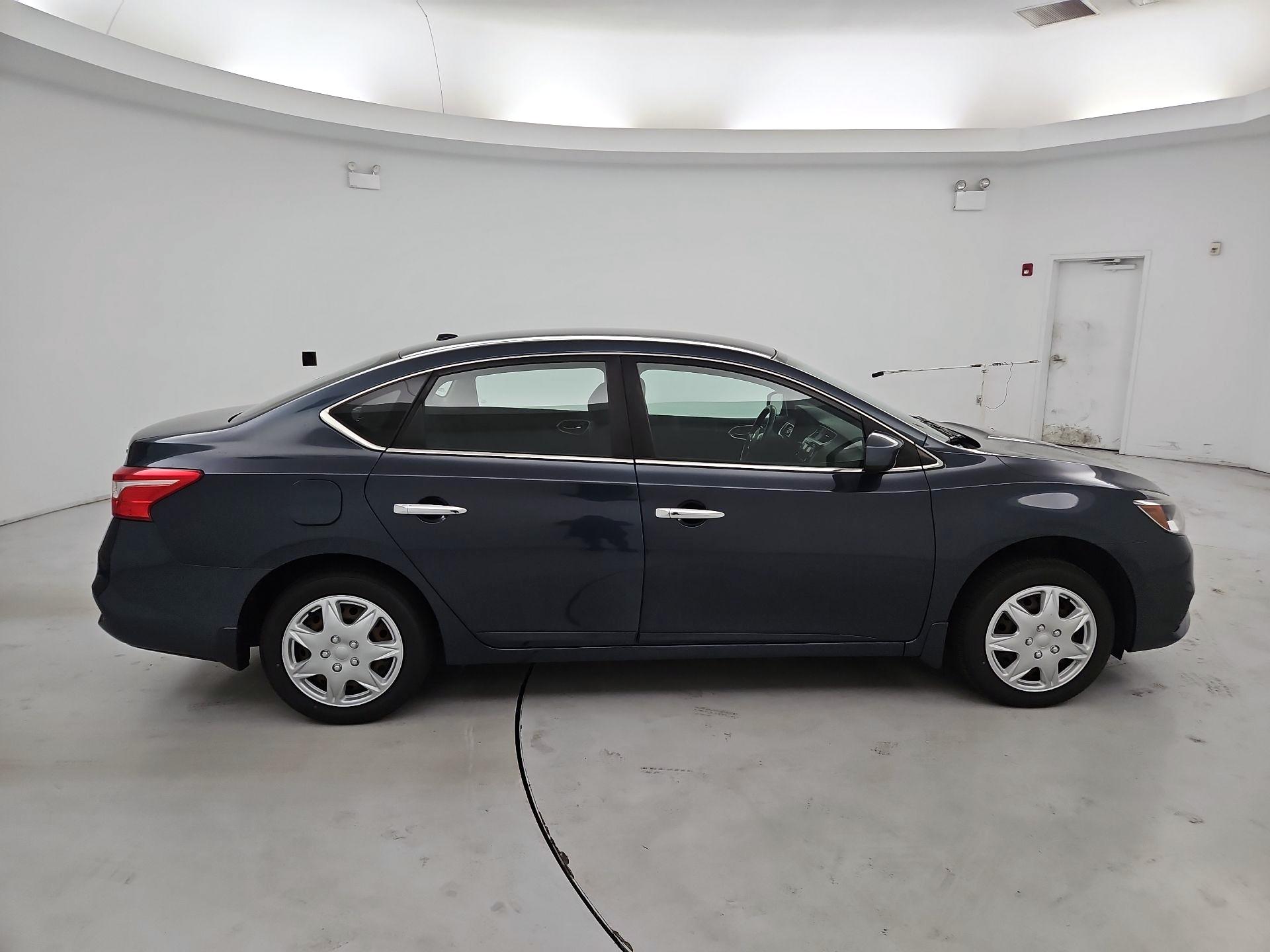 Thumbnail: 2017 Nissan Sentra - 4