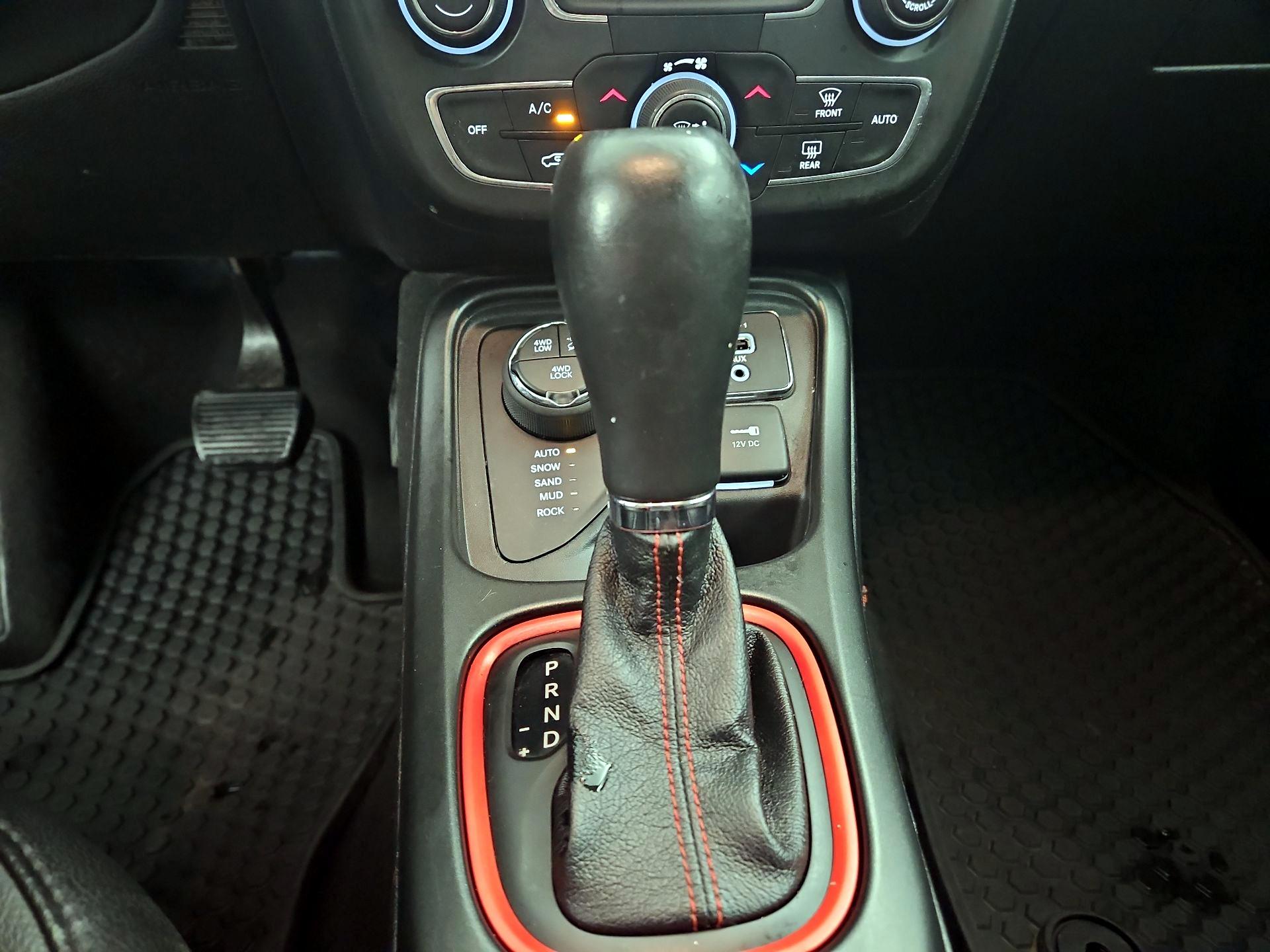 Thumbnail: 2020 Jeep Compass - 17