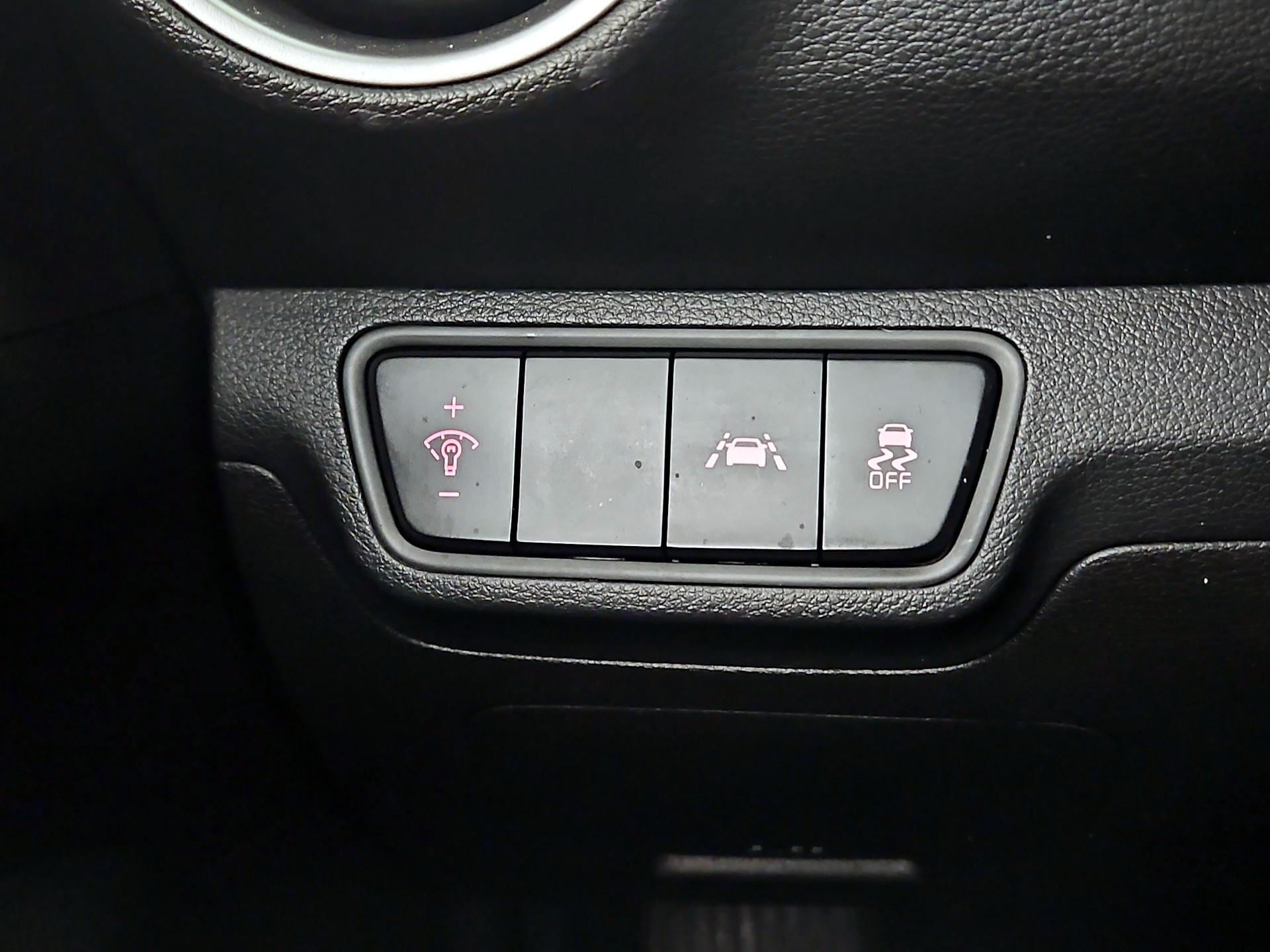Thumbnail: 2019 Kia Forte - 11