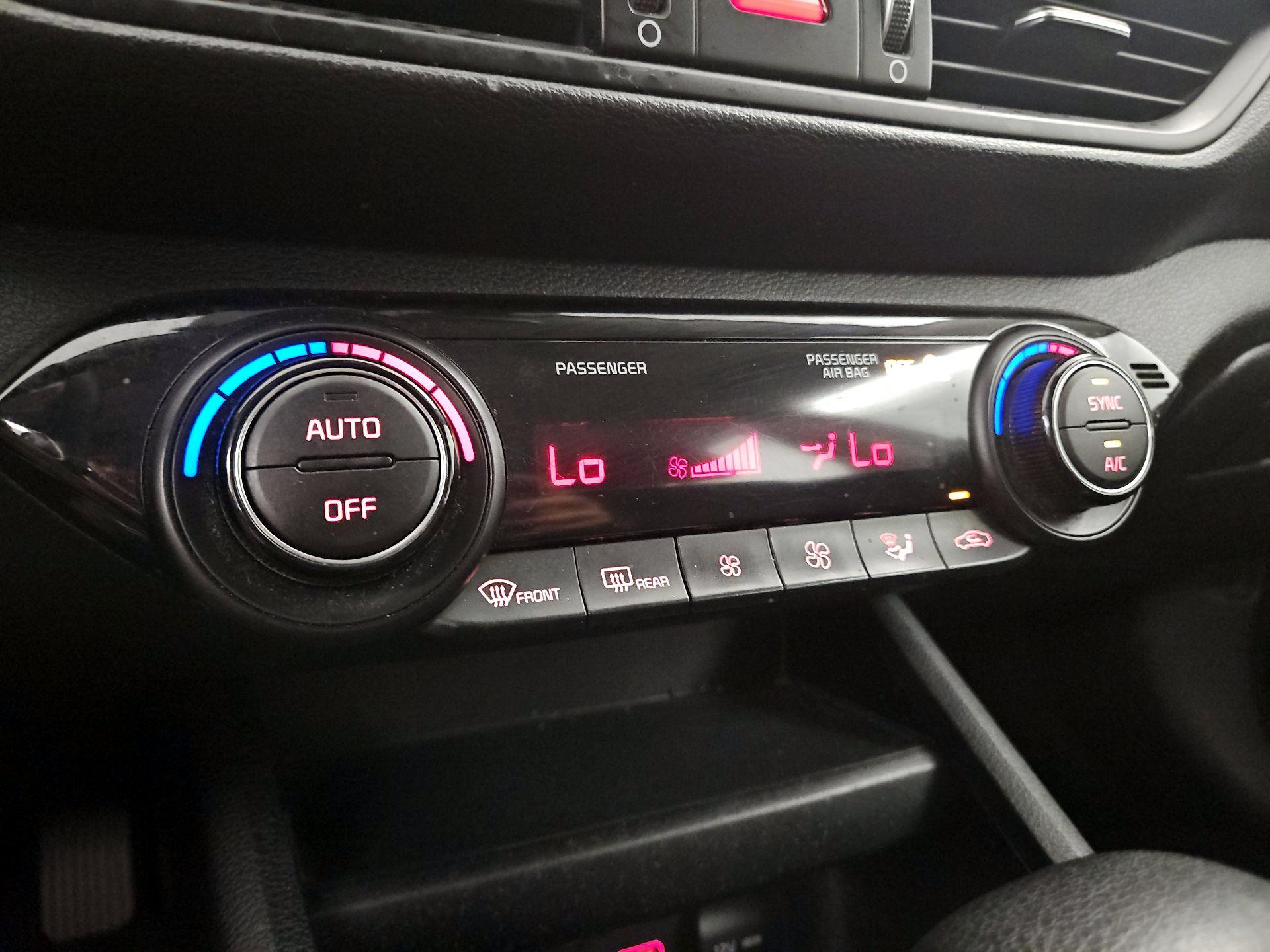 Thumbnail: 2019 Kia Forte - 14