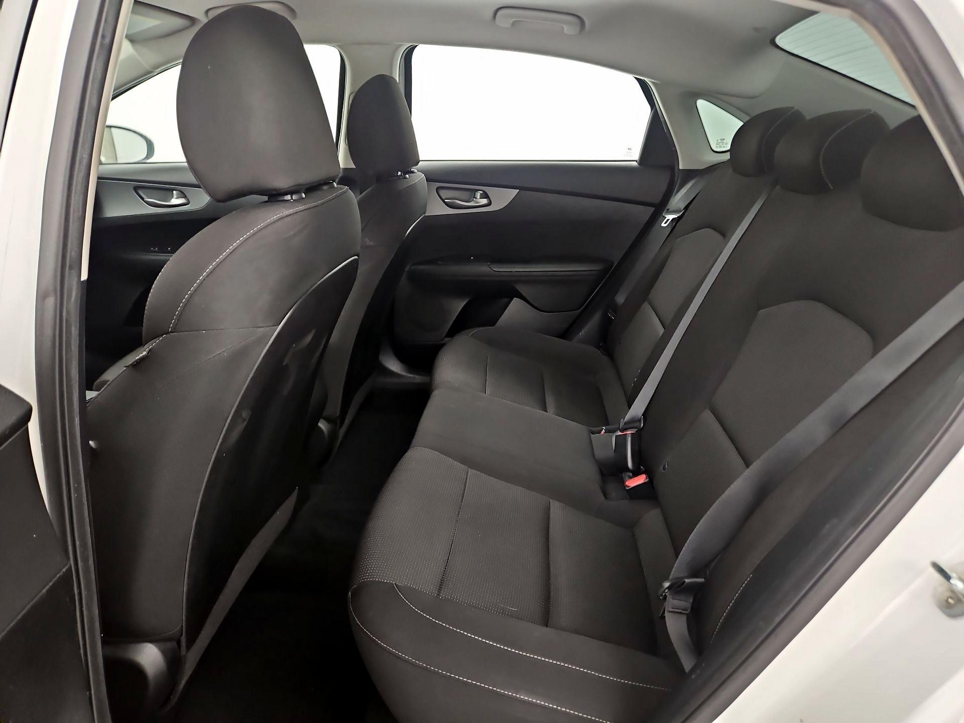 Thumbnail: 2019 Kia Forte - 17
