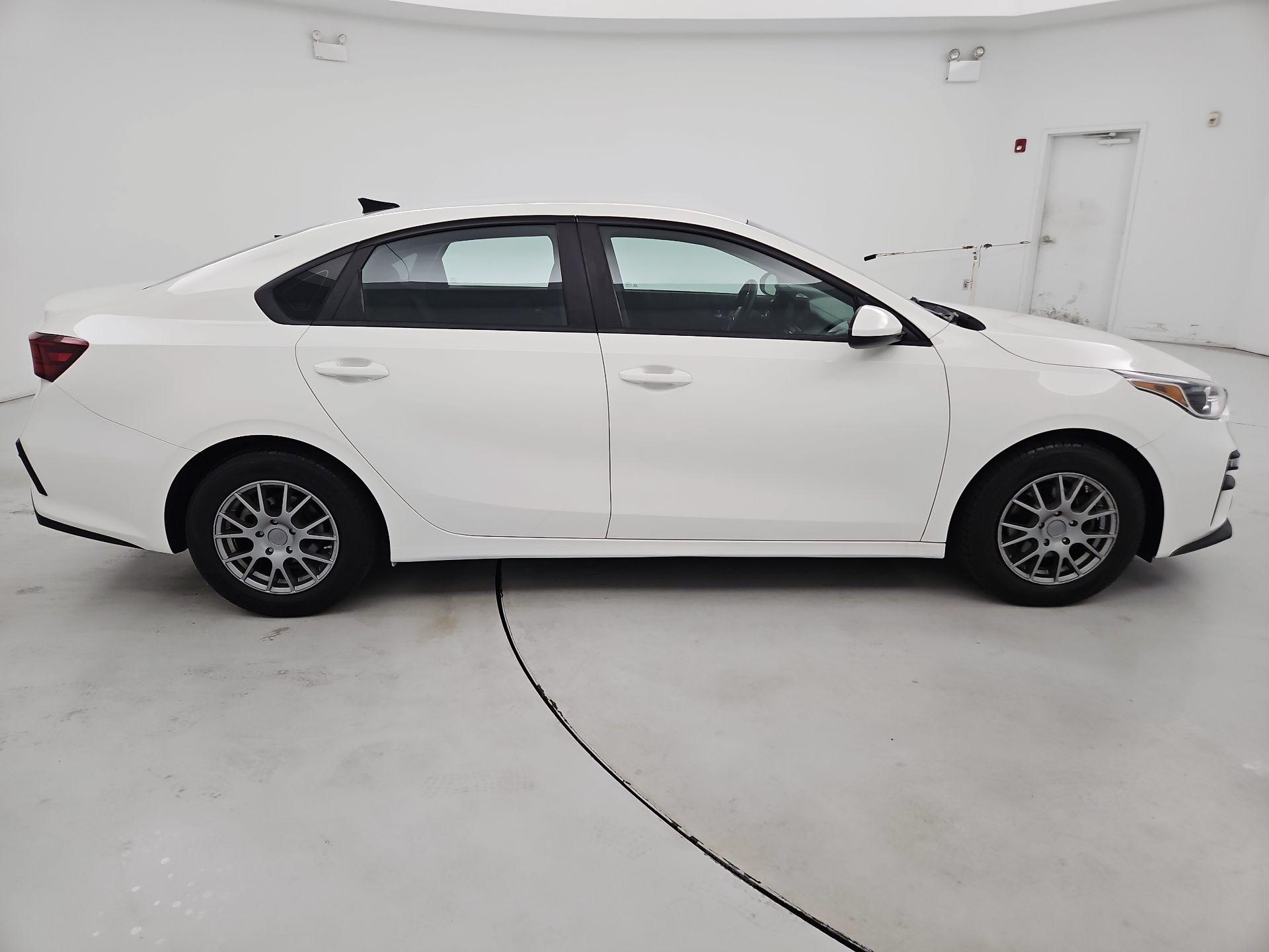 Thumbnail: 2019 Kia Forte - 4