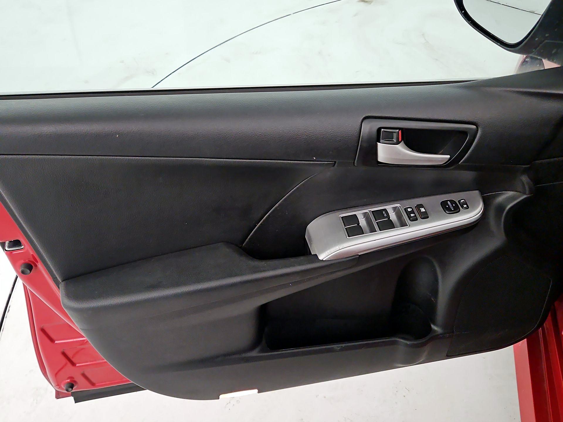 Thumbnail: 2014 Toyota Camry - 10