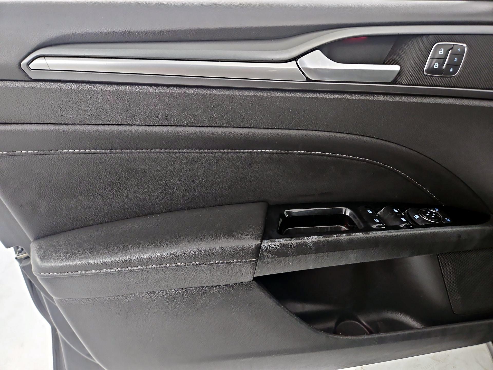 Thumbnail: 2015 Ford Fusion - 10