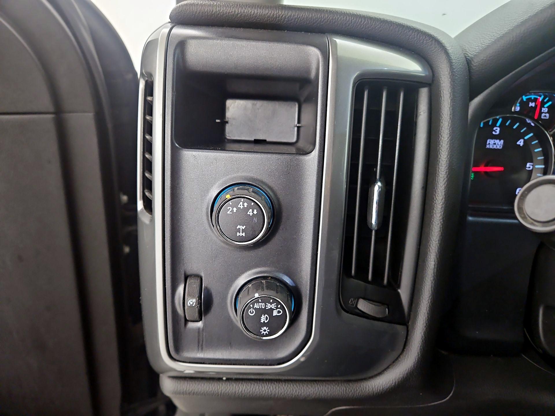 Thumbnail: 2015 Chevrolet Silverado 2500 - 13