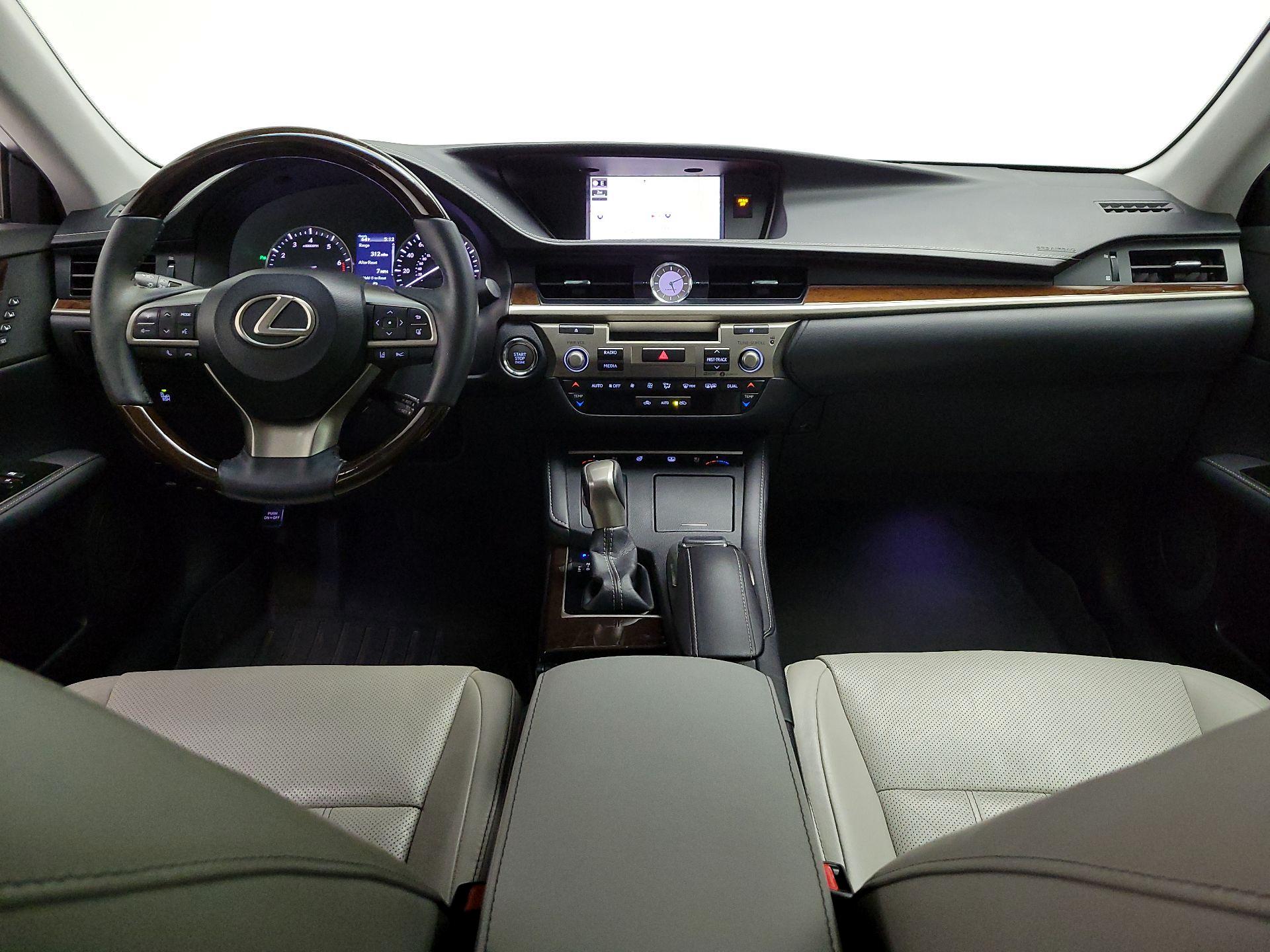 Thumbnail: 2017 Lexus ES - 9