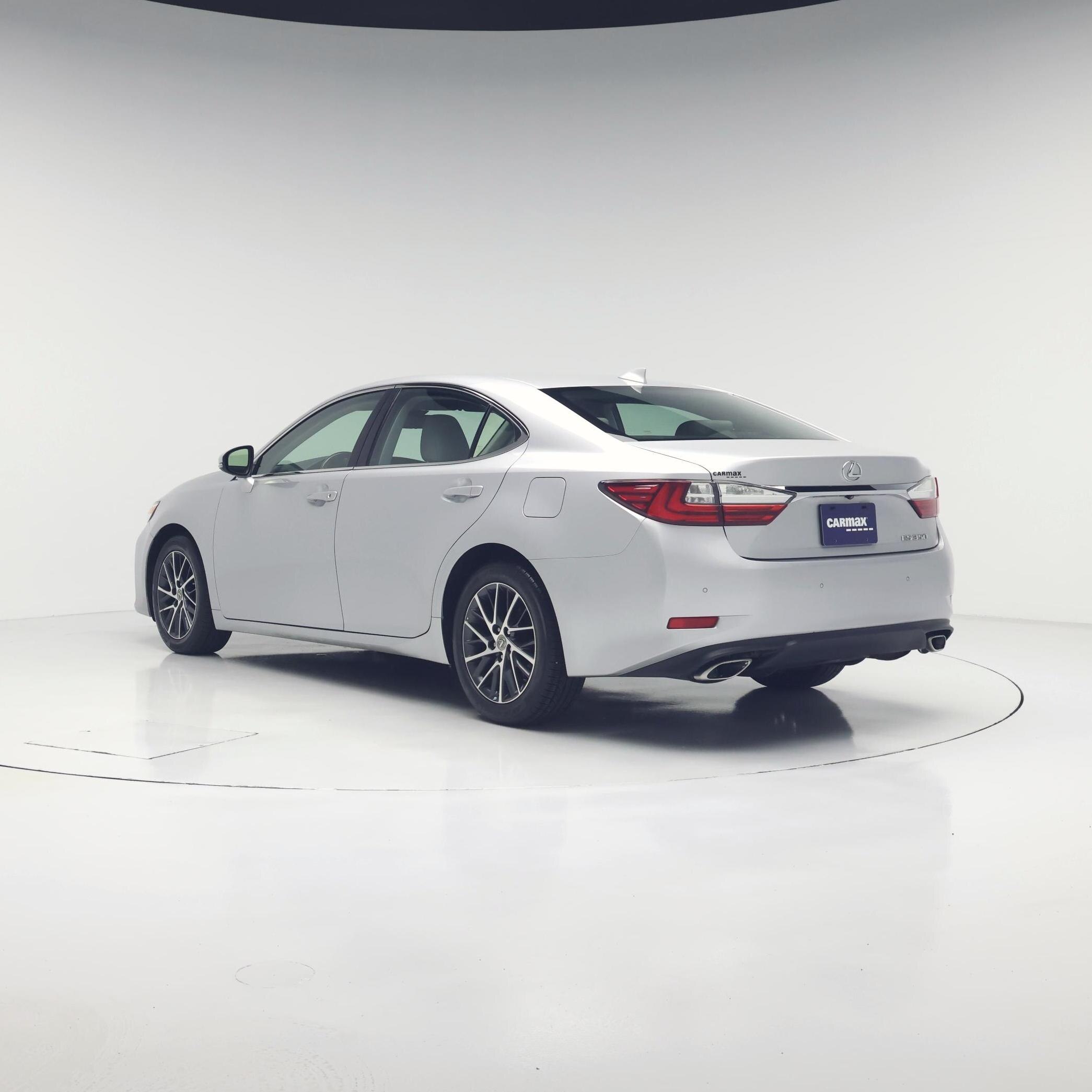 Thumbnail: 2017 Lexus ES - 2