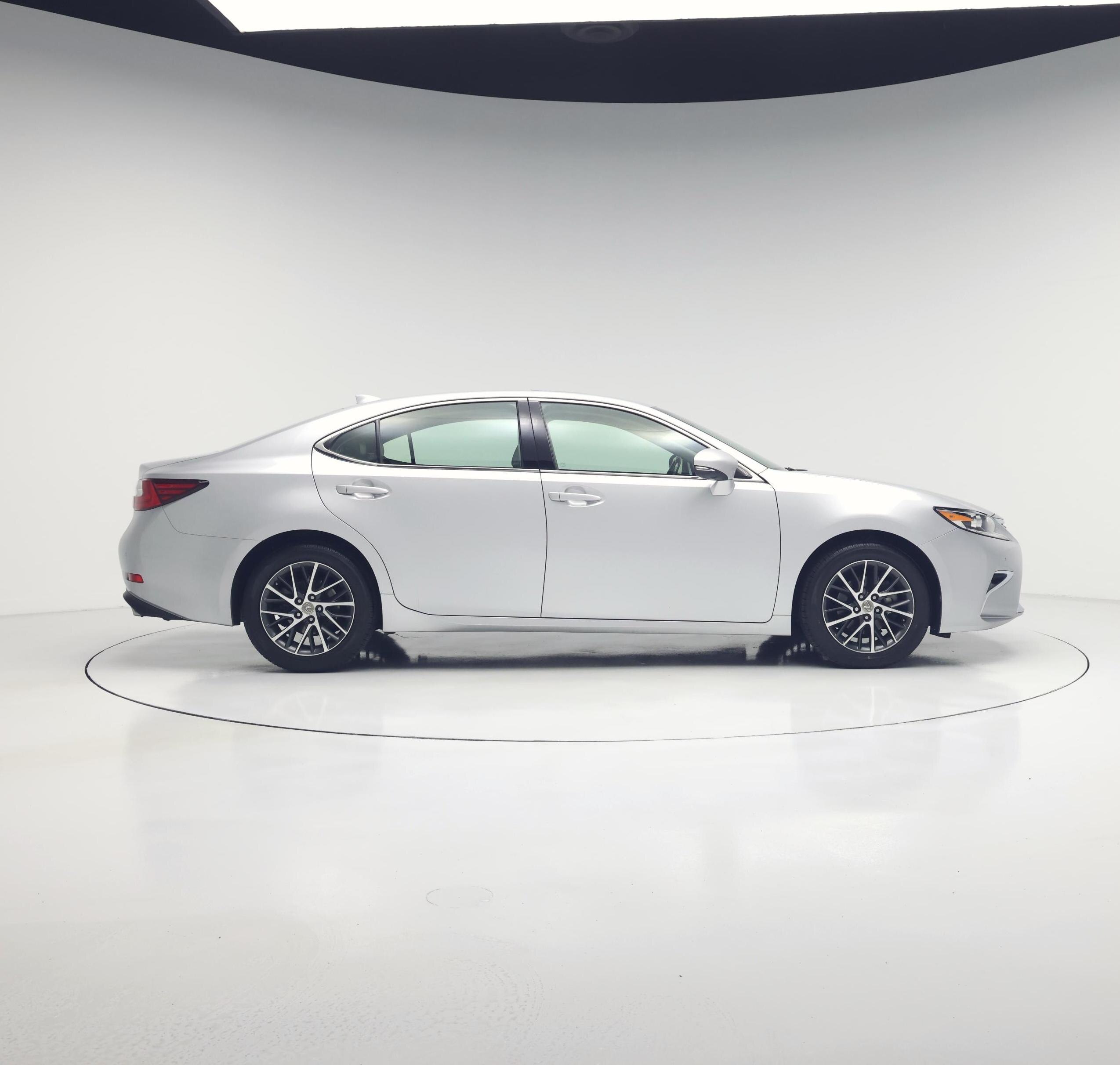 Thumbnail: 2017 Lexus ES - 7