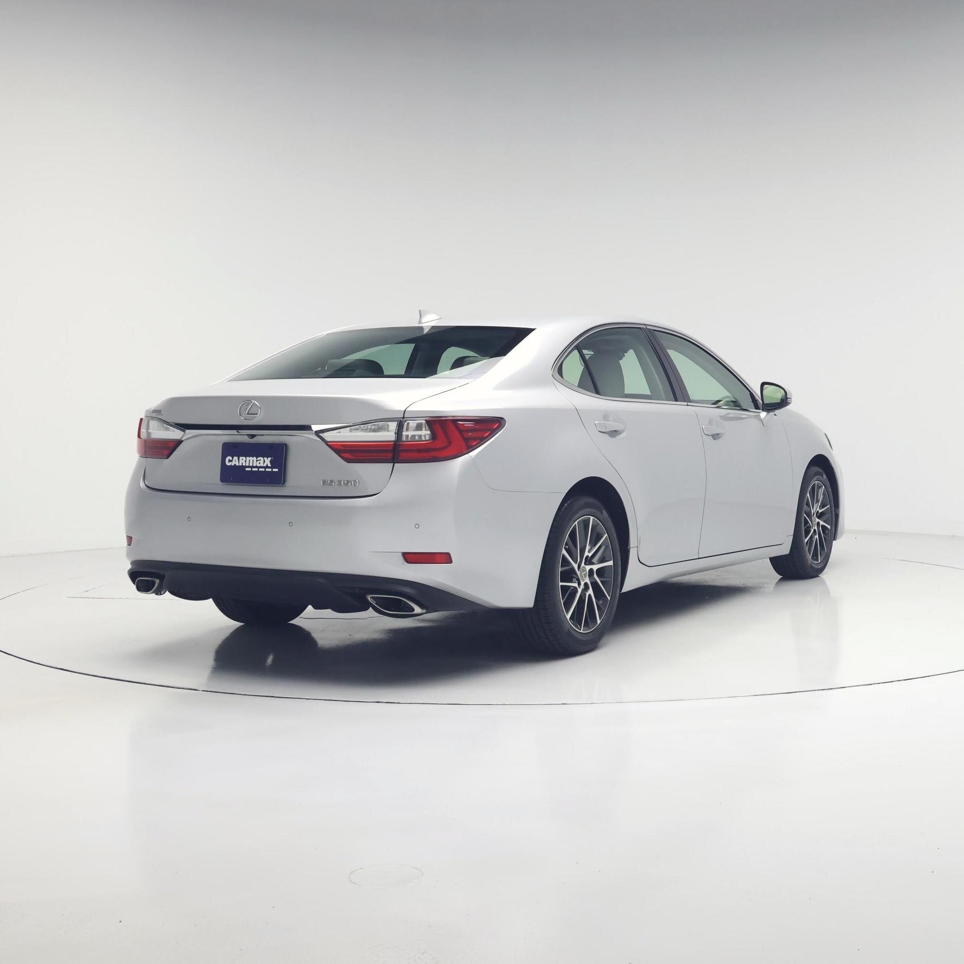 Thumbnail: 2017 Lexus ES - 8