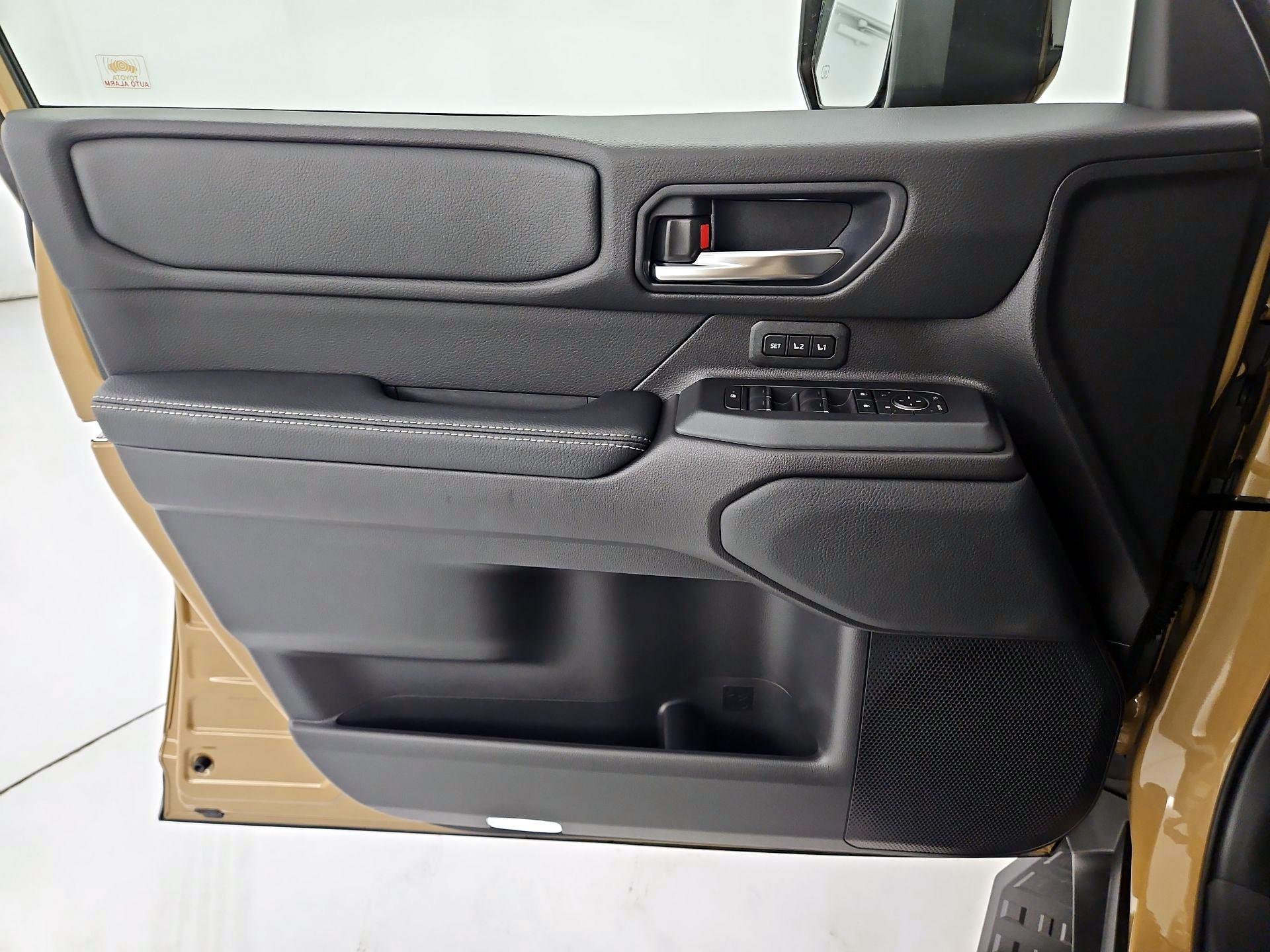 Thumbnail: 2025 Toyota Land Cruiser - 12