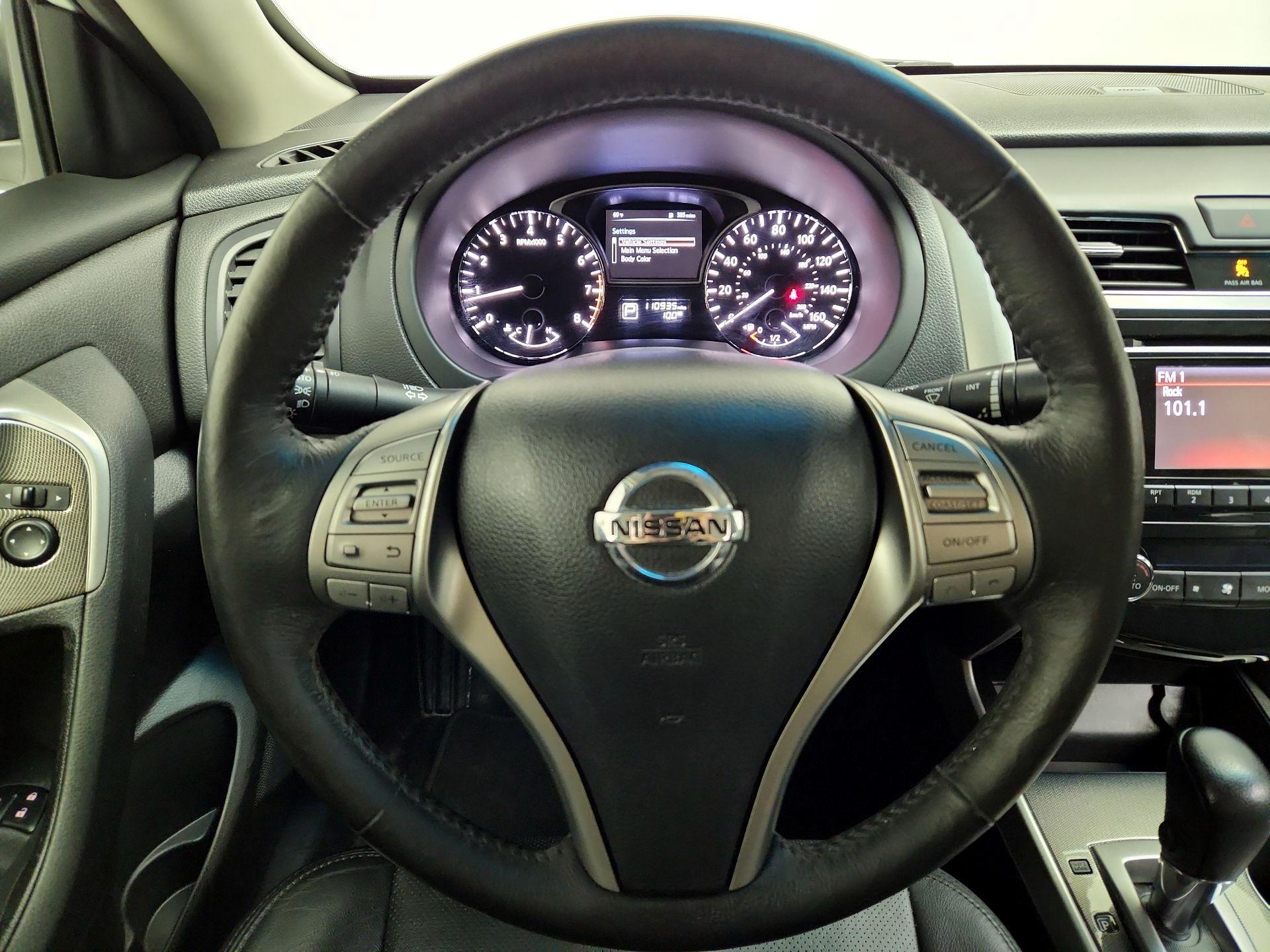 Thumbnail: 2015 Nissan Altima - 10