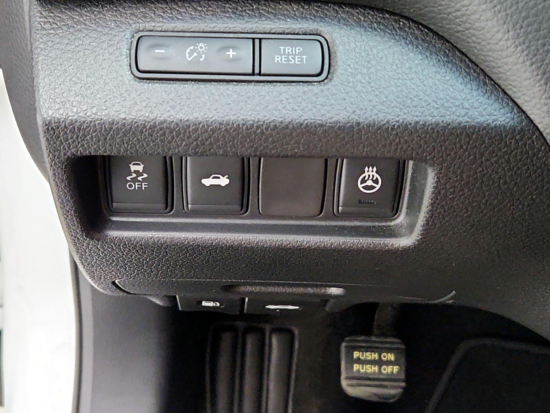 Thumbnail: 2015 Nissan Altima - 13