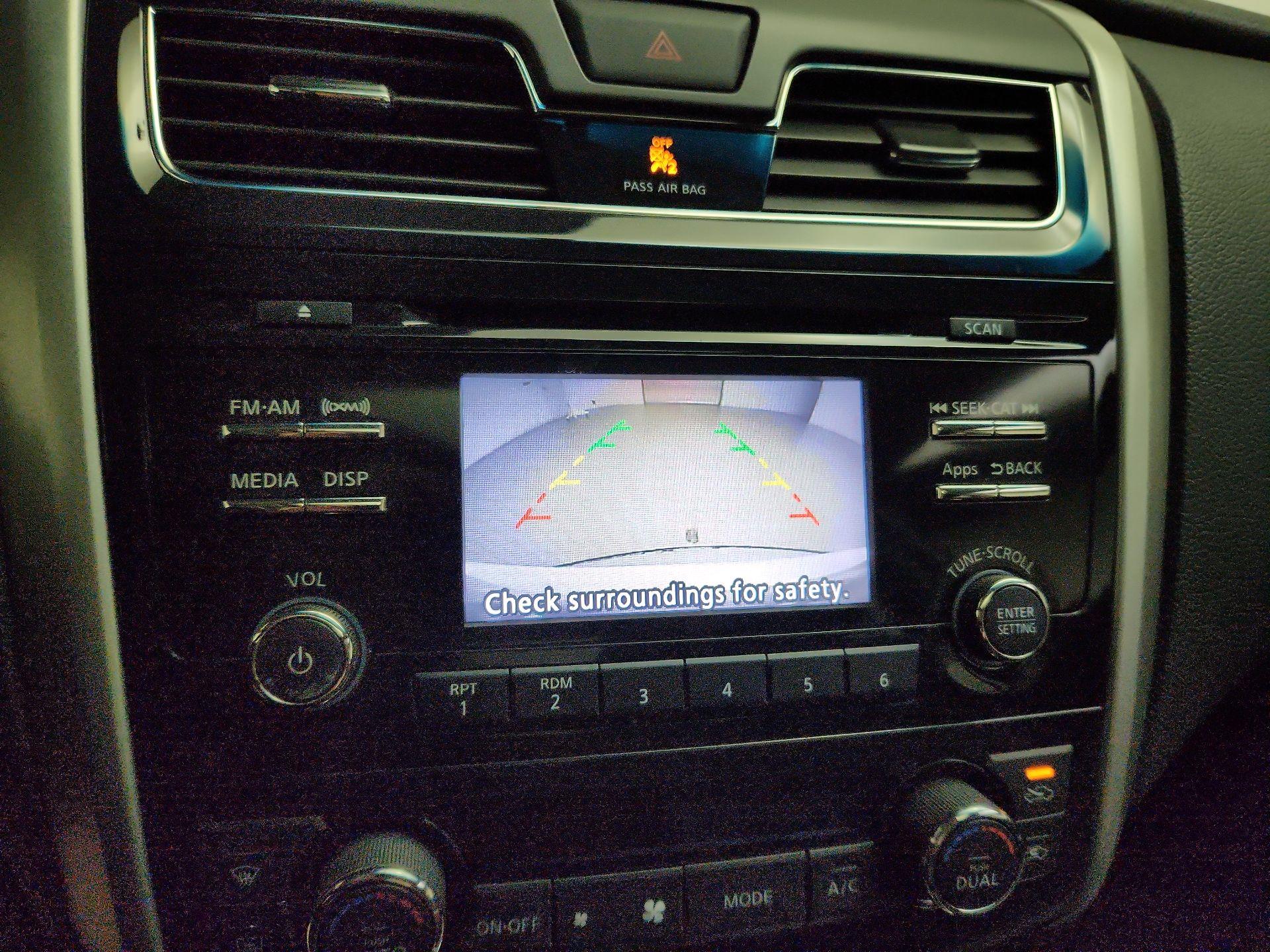 Thumbnail: 2015 Nissan Altima - 14