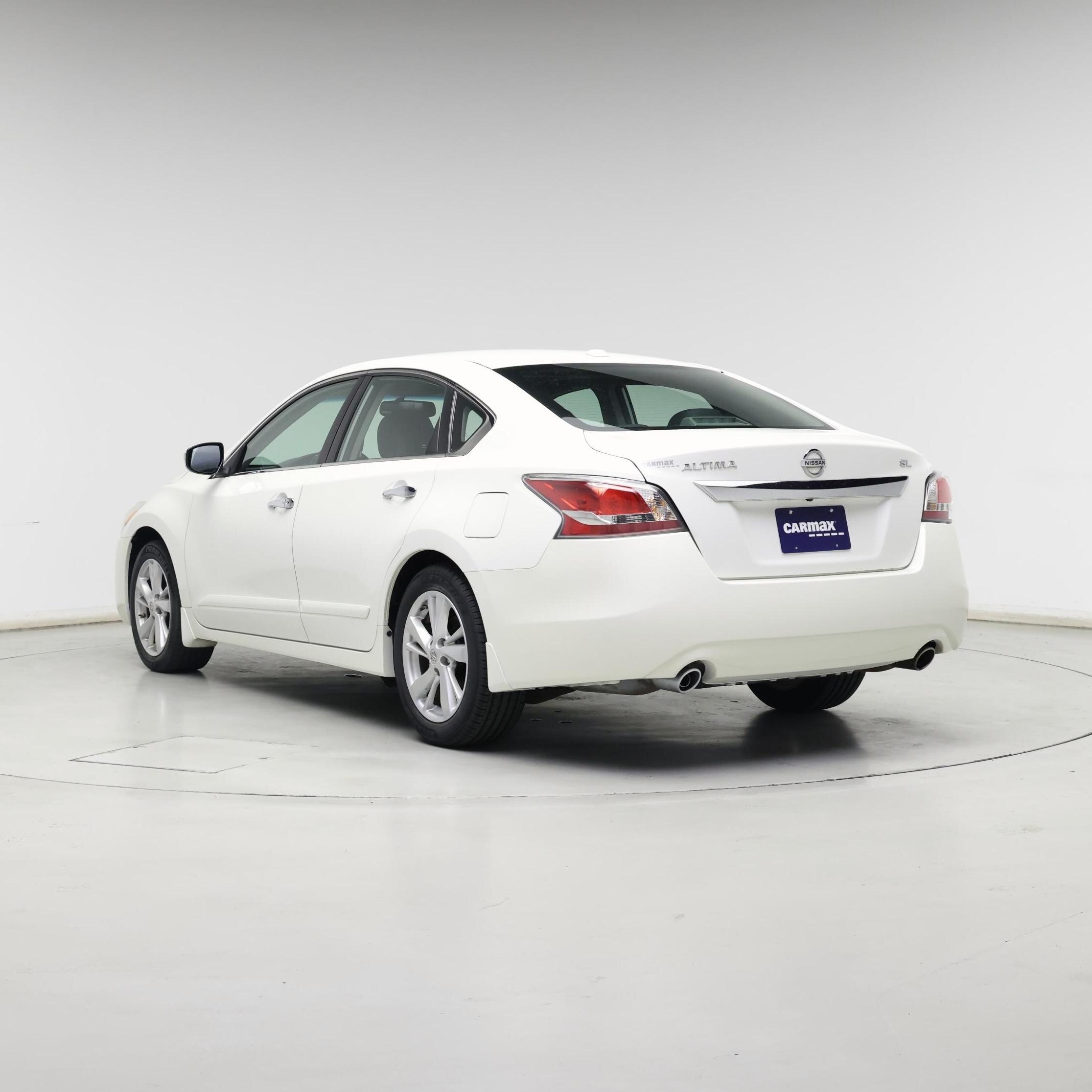 Thumbnail: 2015 Nissan Altima - 2
