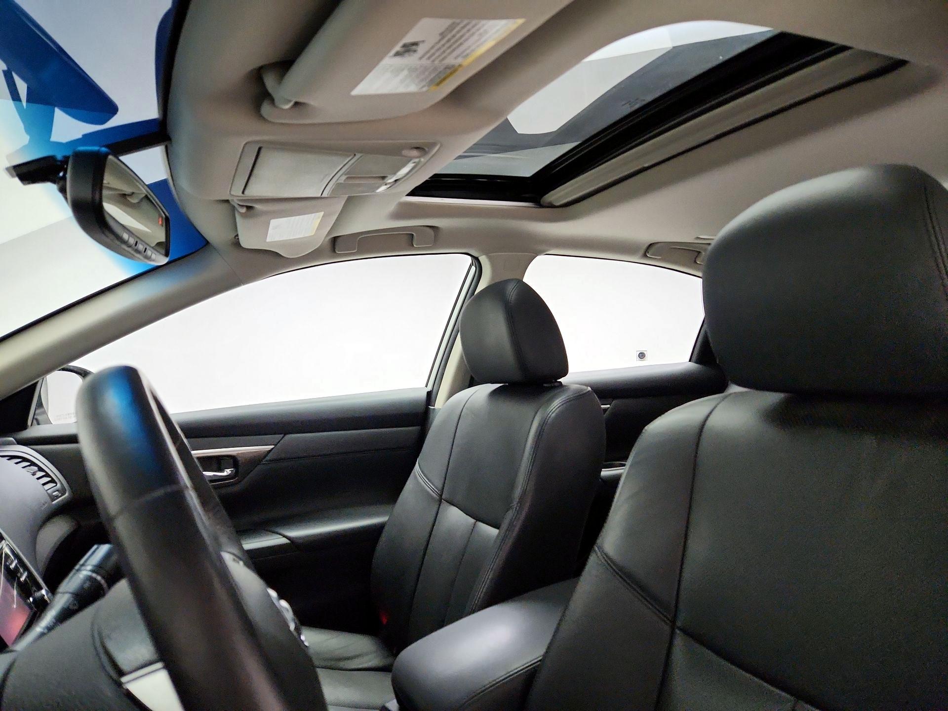 Thumbnail: 2015 Nissan Altima - 19
