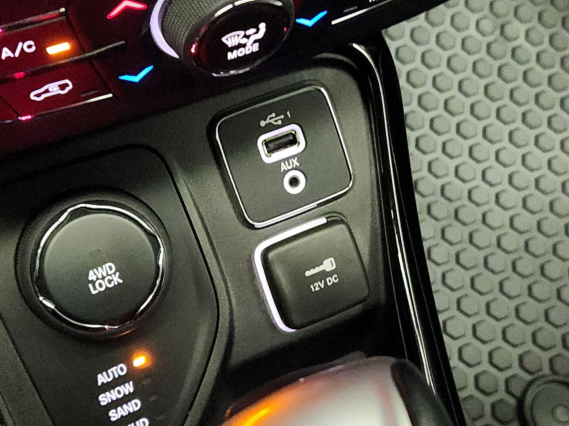 Thumbnail: 2019 Jeep Compass - 18