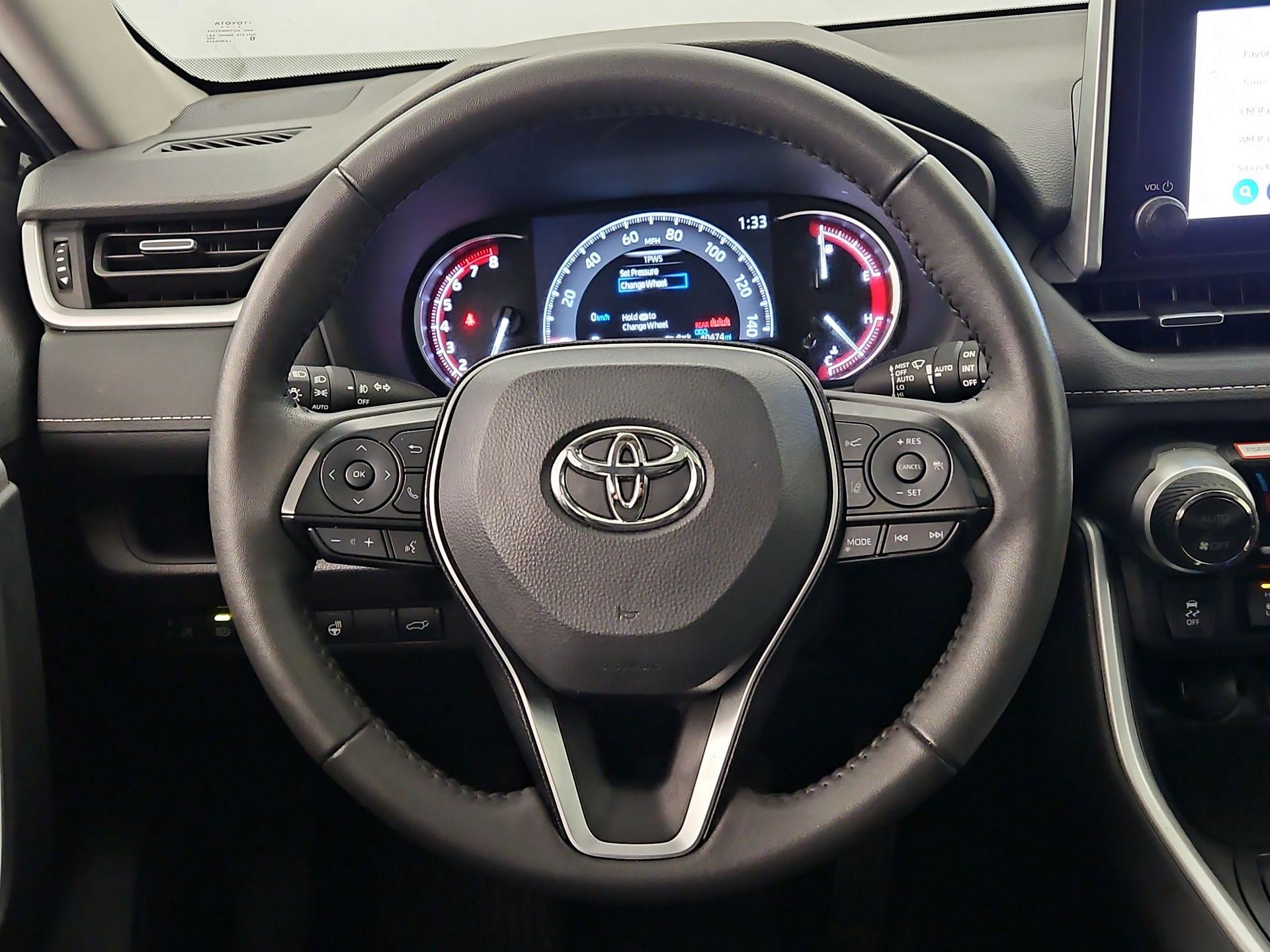 Thumbnail: 2025 Toyota RAV4 - 10