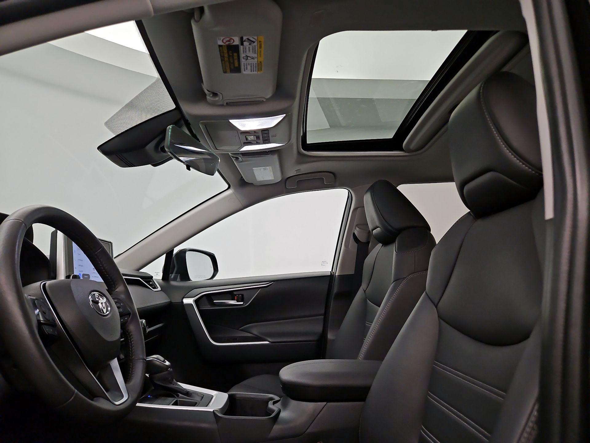 Thumbnail: 2025 Toyota RAV4 - 19