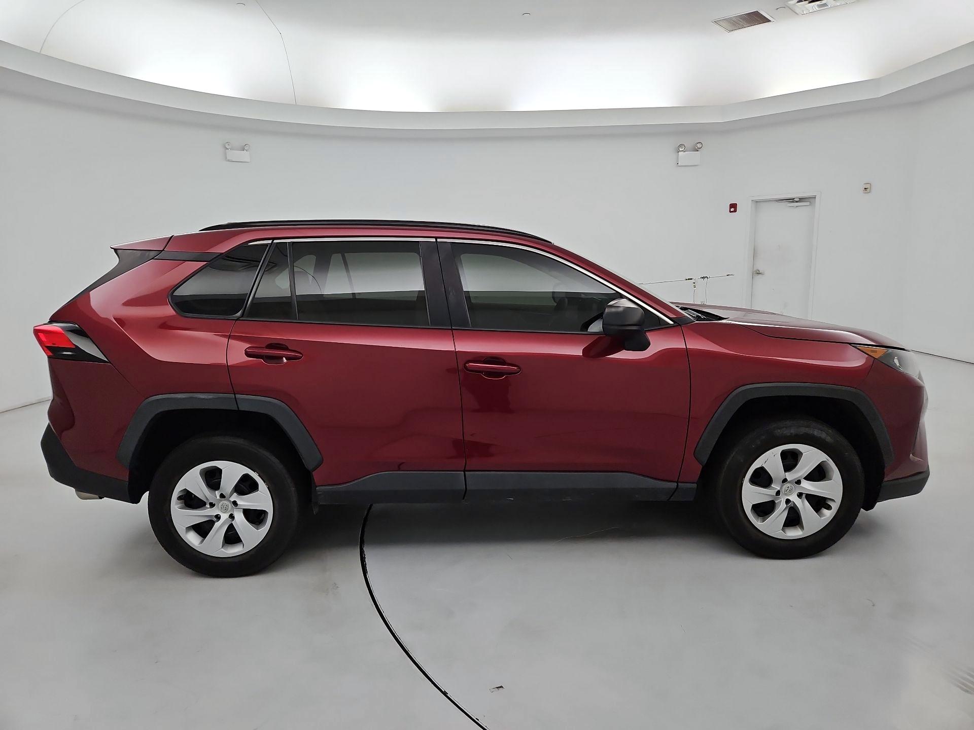 Thumbnail: 2020 Toyota RAV4 - 4