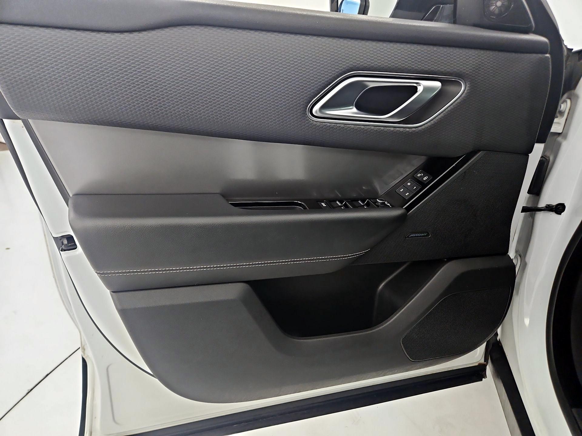 Thumbnail: 2019 Land Rover Range Rover Velar - 12