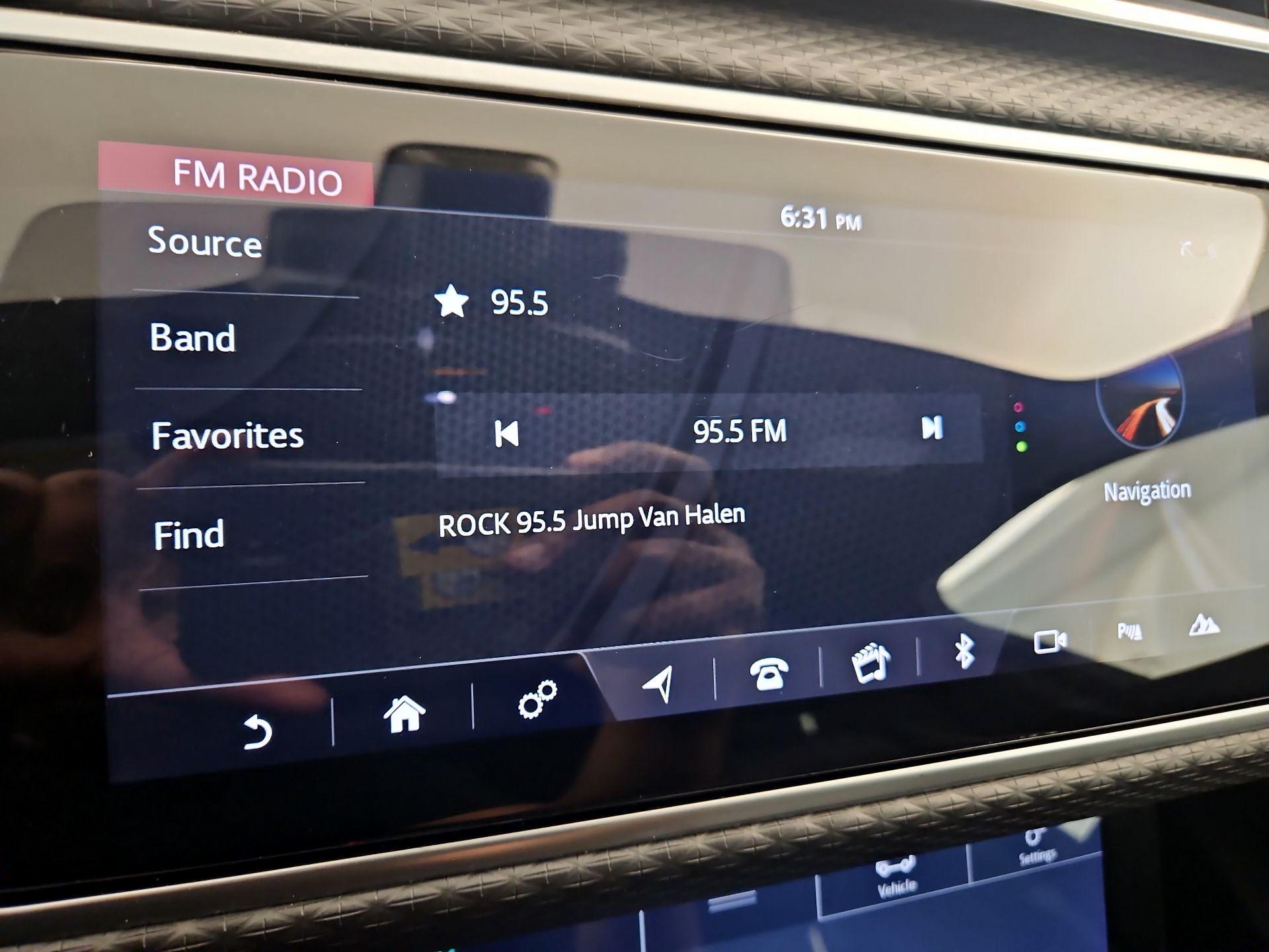 Thumbnail: 2019 Land Rover Range Rover Velar - 16