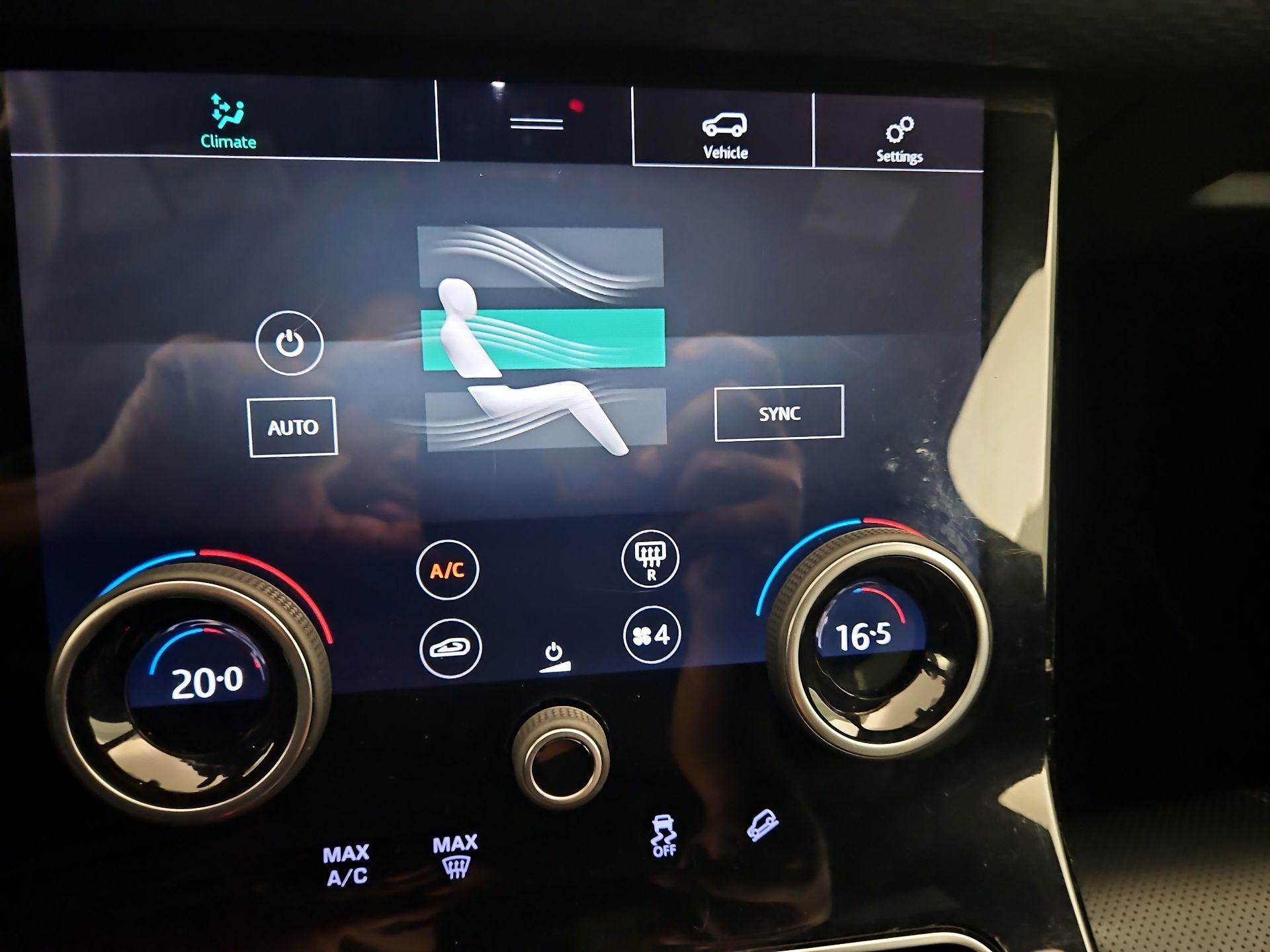 Thumbnail: 2019 Land Rover Range Rover Velar - 17