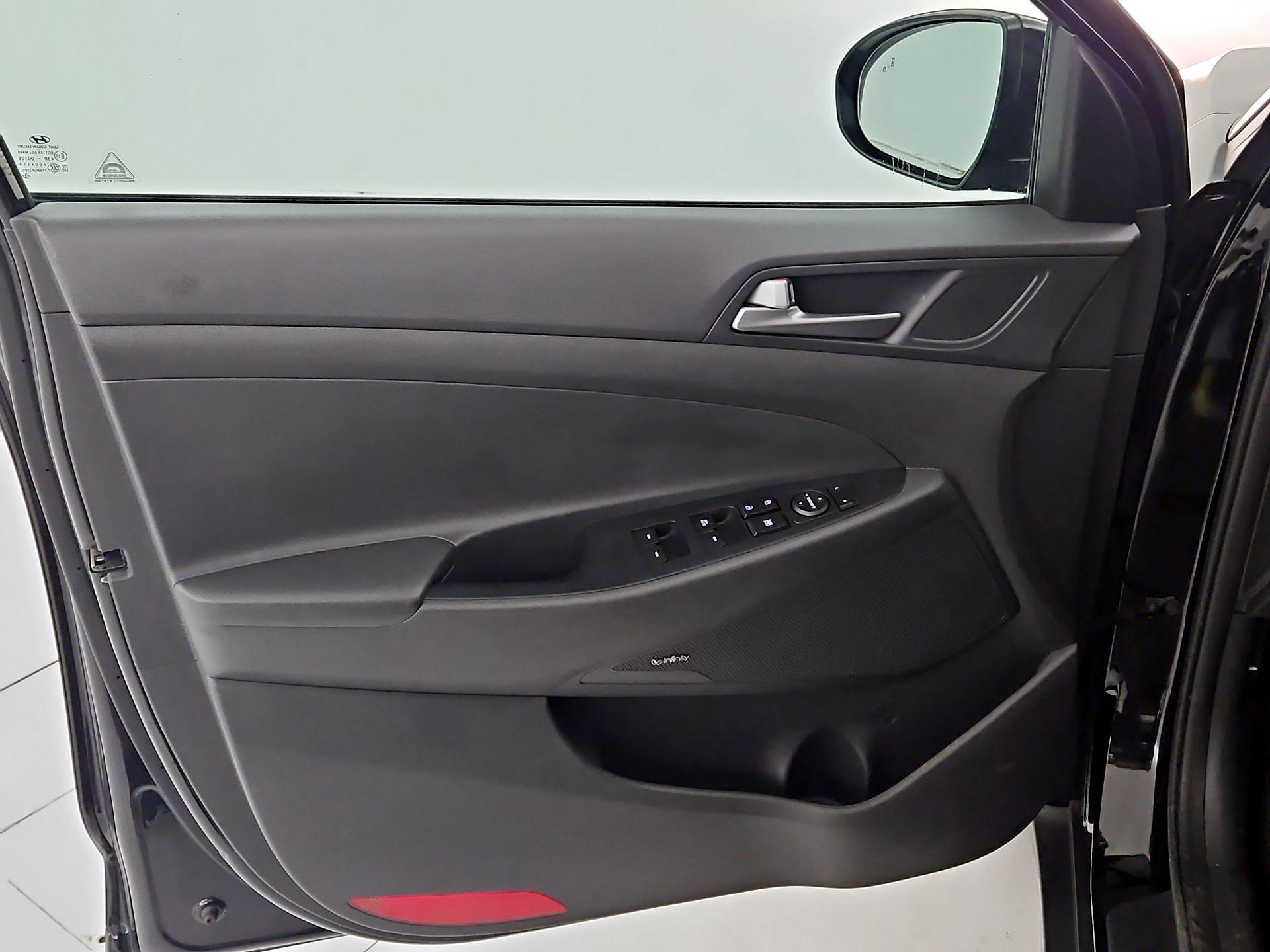 Thumbnail: 2017 Hyundai Tucson - 12