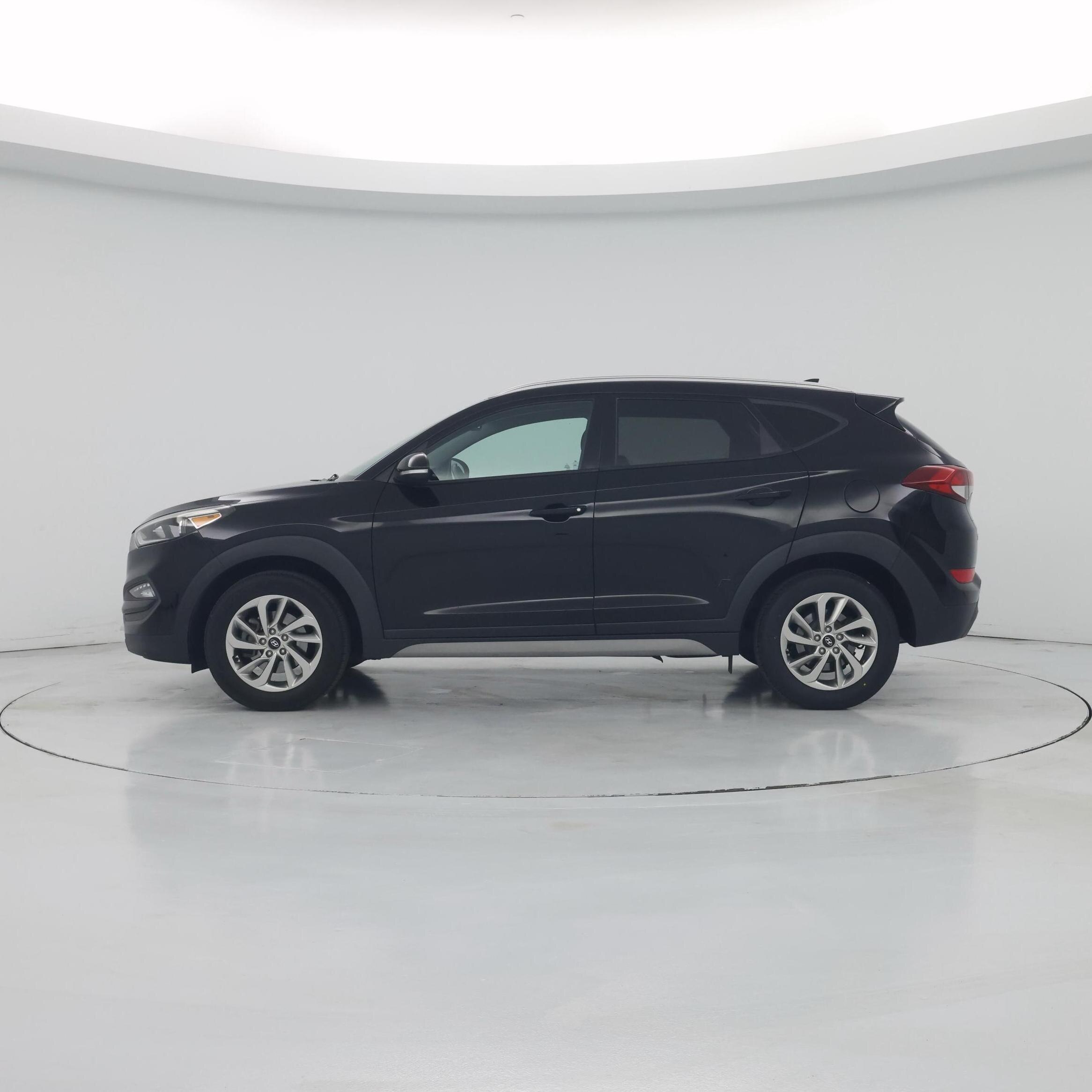 Thumbnail: 2017 Hyundai Tucson - 3