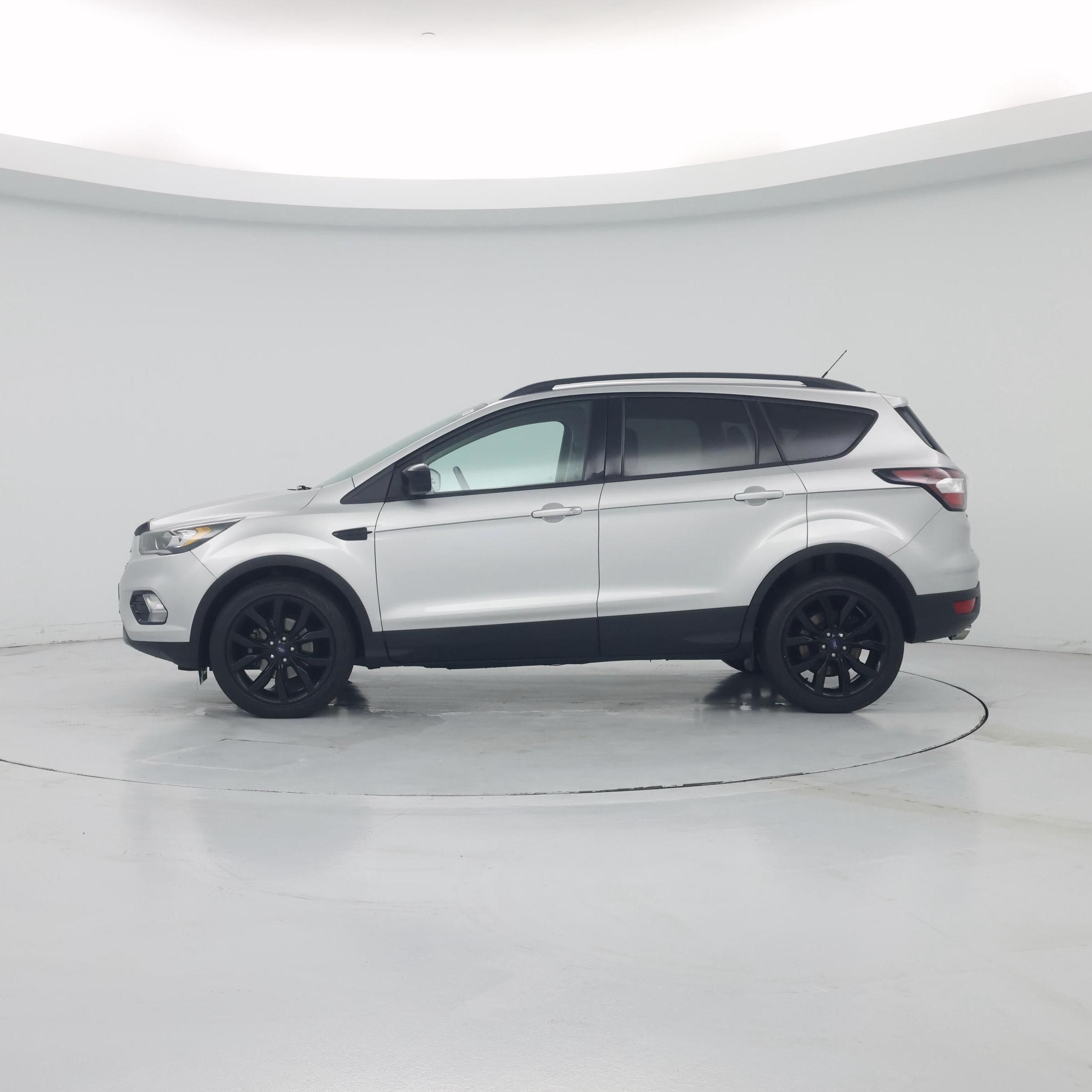Thumbnail: 2017 Ford Escape - 3