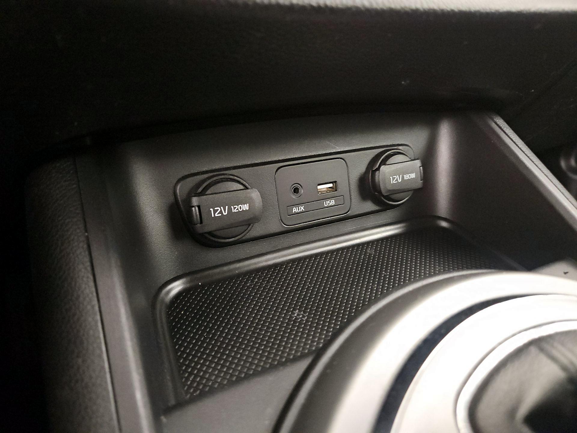Thumbnail: 2016 Kia Sportage - 15