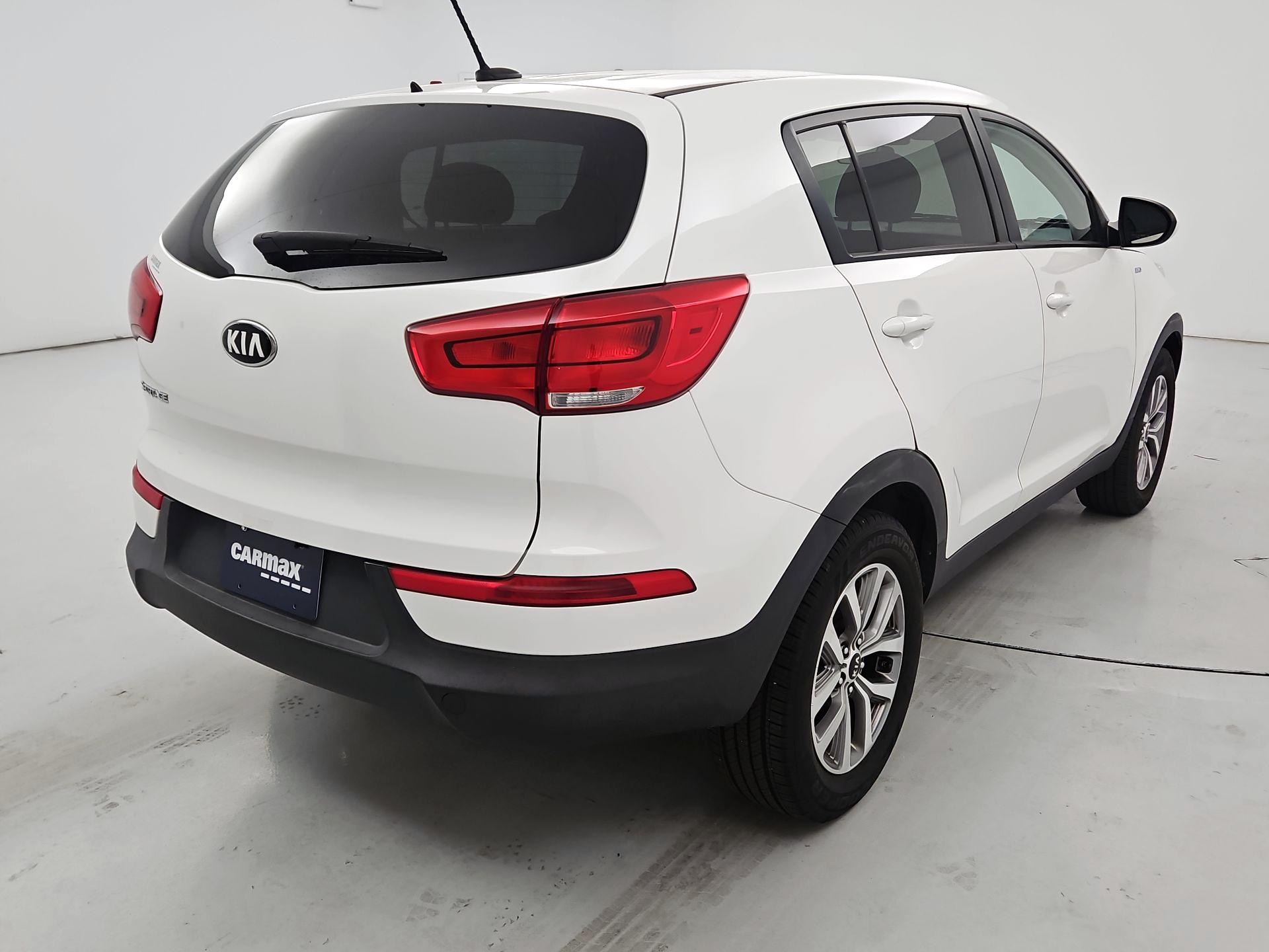 Thumbnail: 2016 Kia Sportage - 5