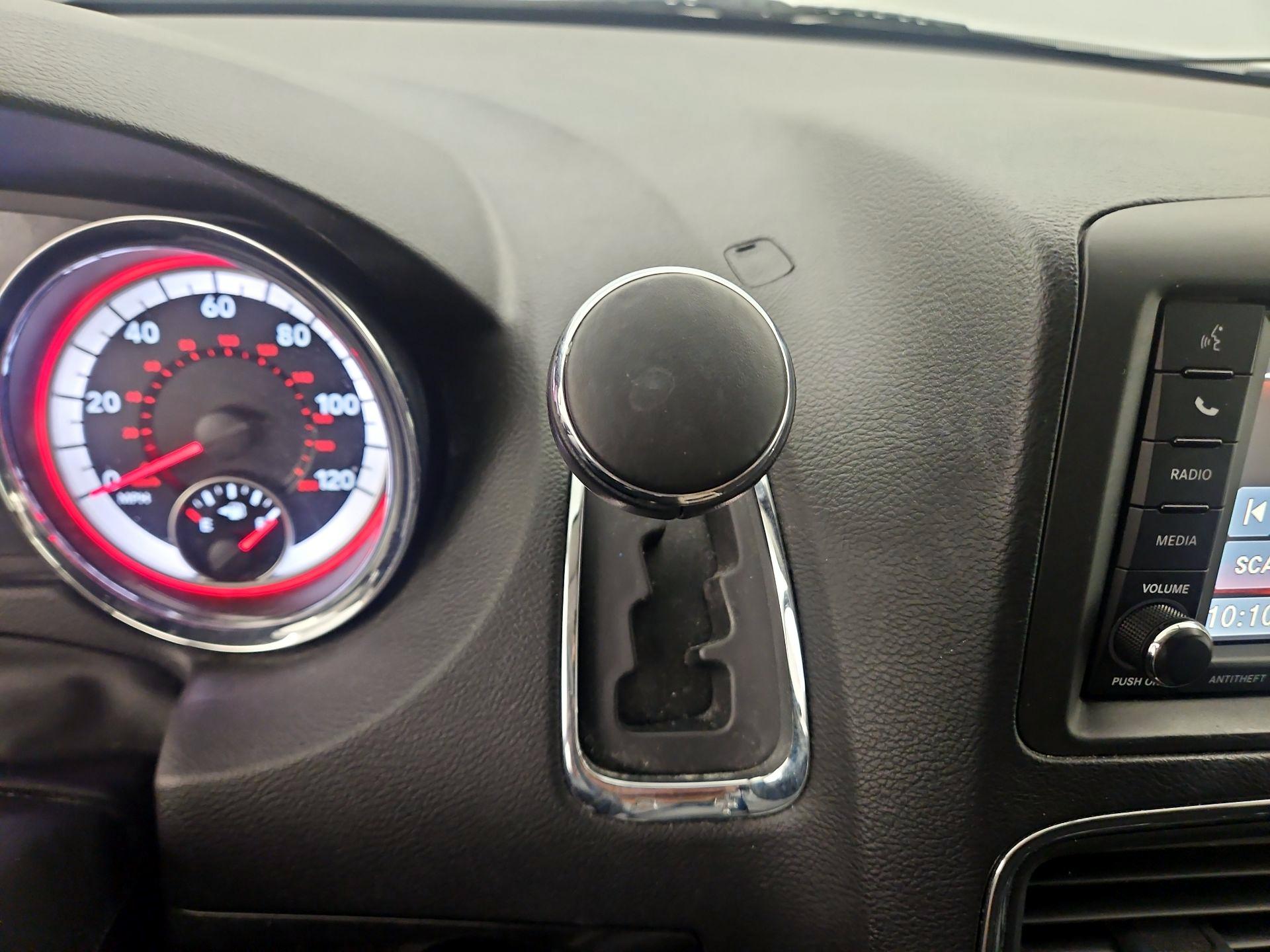 Thumbnail: 2016 Dodge Grand Caravan - 15