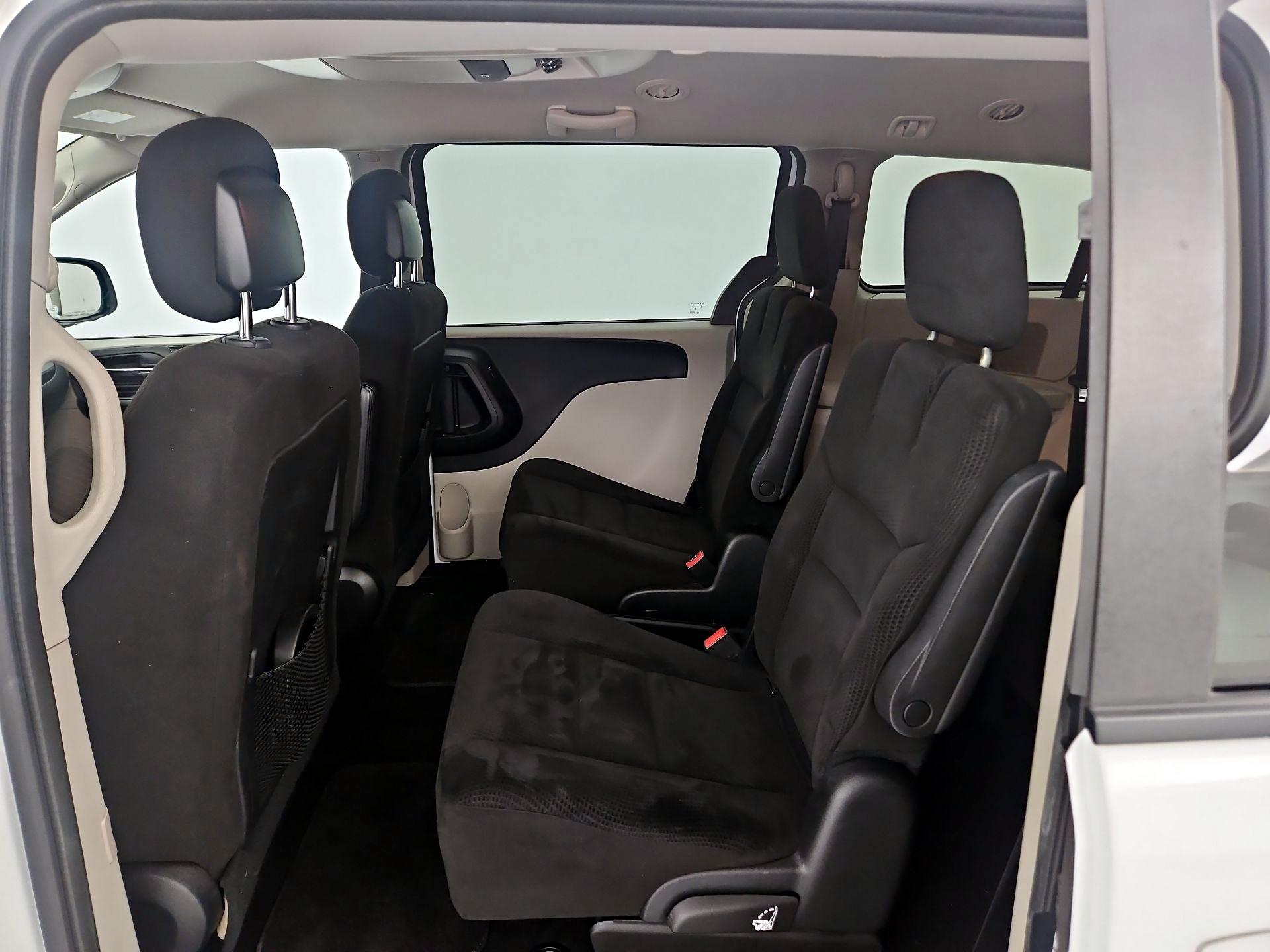 Thumbnail: 2016 Dodge Grand Caravan - 17