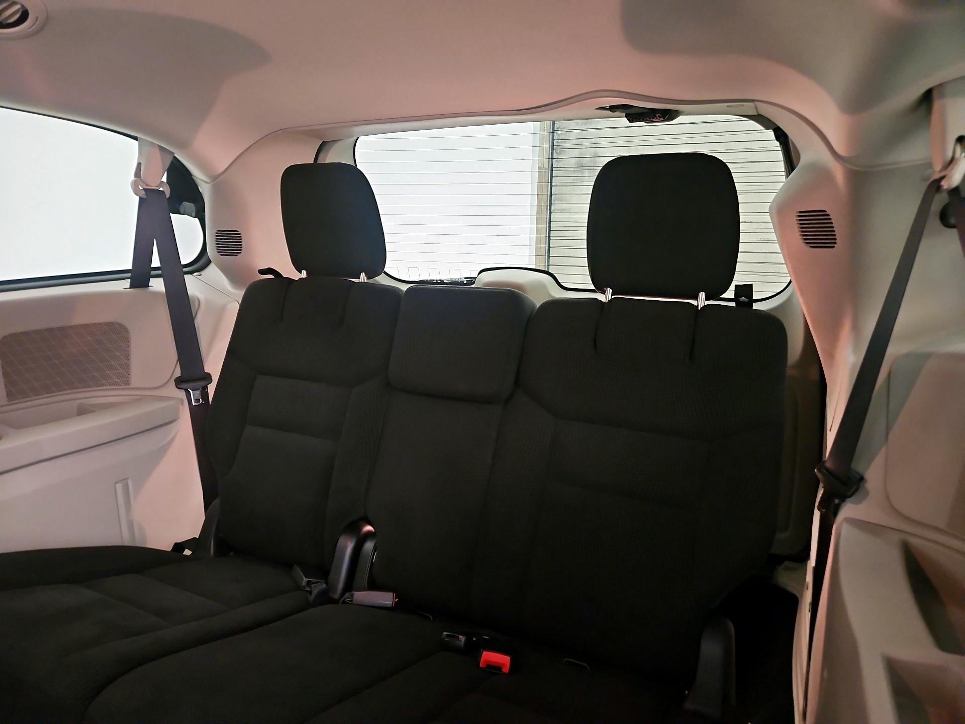 Thumbnail: 2016 Dodge Grand Caravan - 18