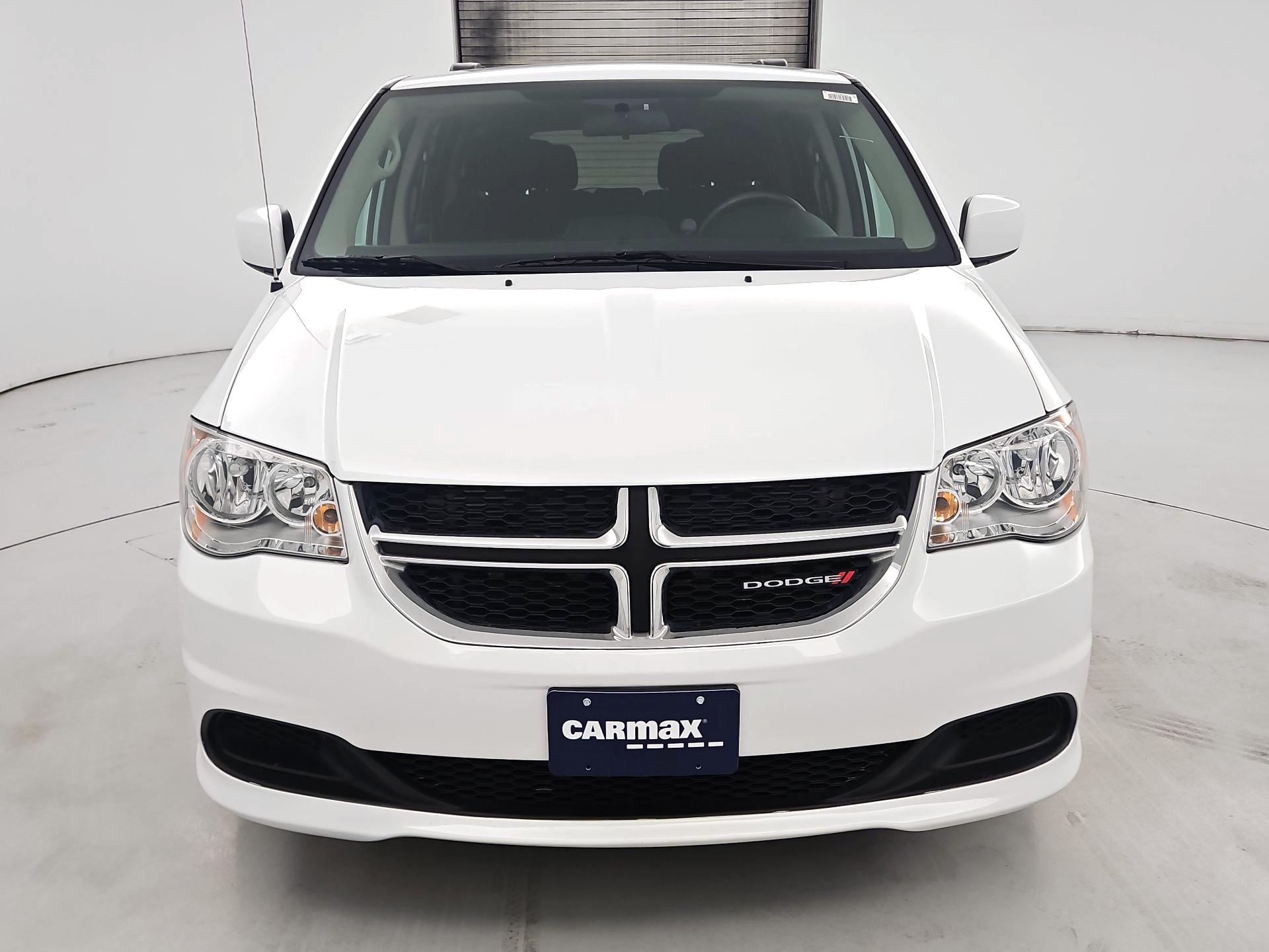 Thumbnail: 2016 Dodge Grand Caravan - 2