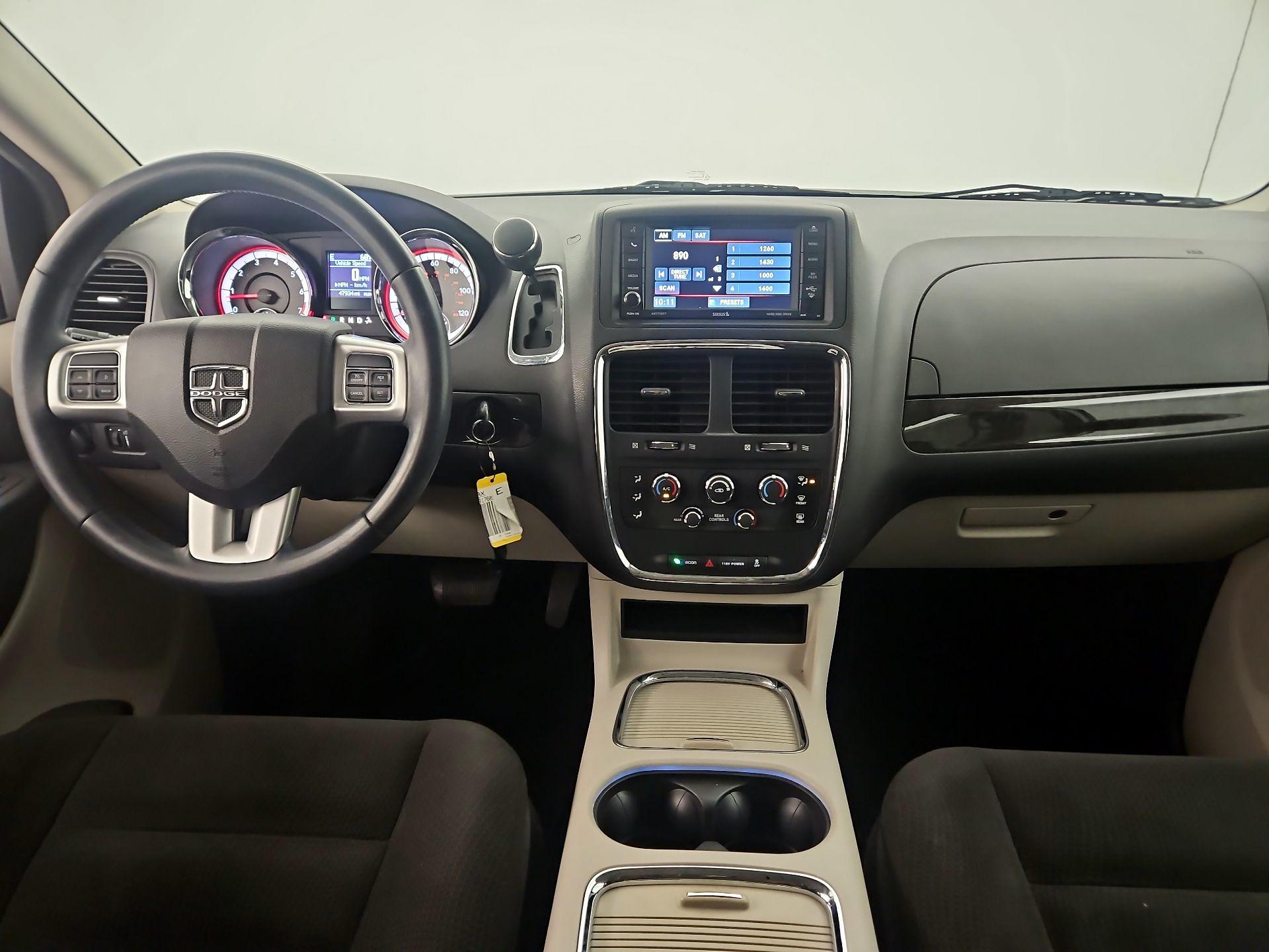 Thumbnail: 2016 Dodge Grand Caravan - 8