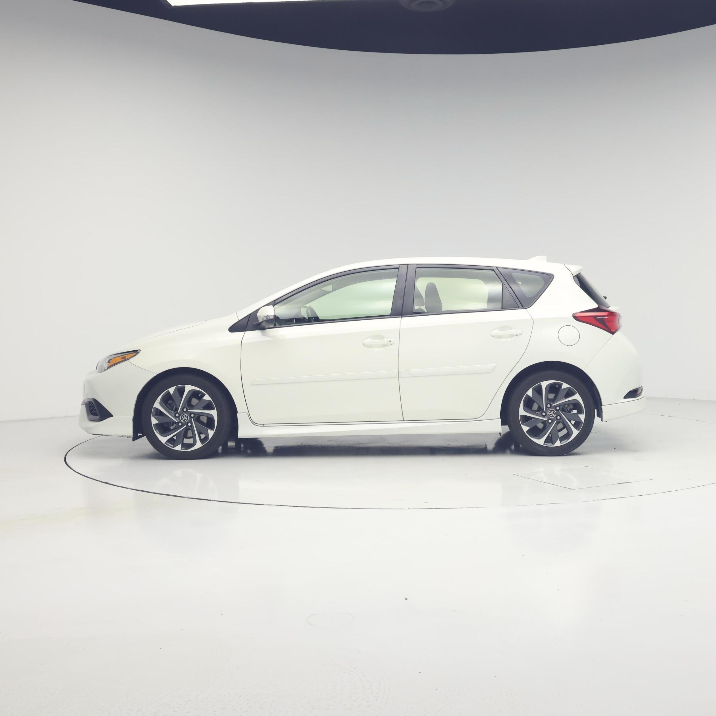 Thumbnail: 2017 Toyota Corolla iM - 3