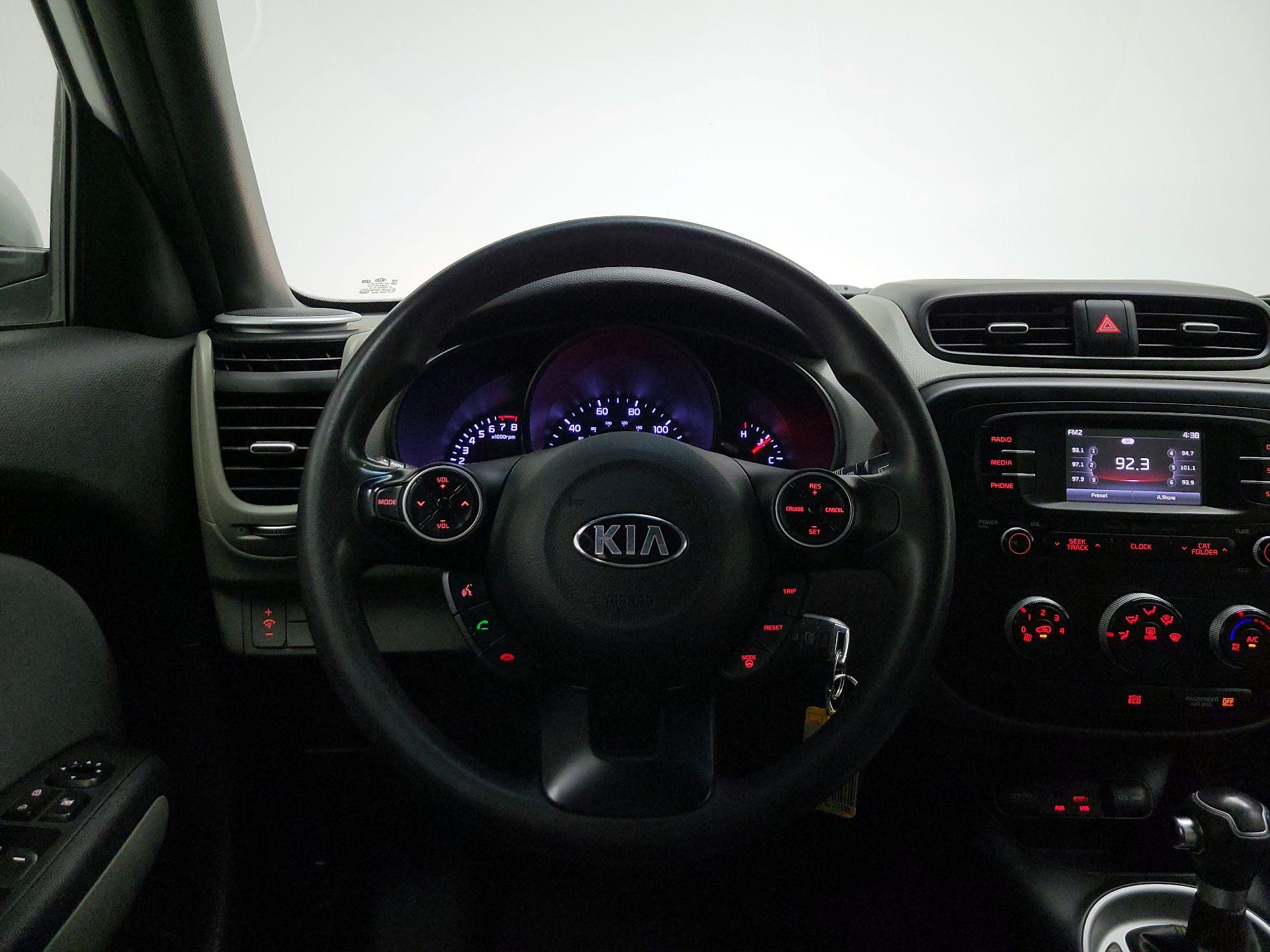 Thumbnail: 2016 Kia Soul - 10