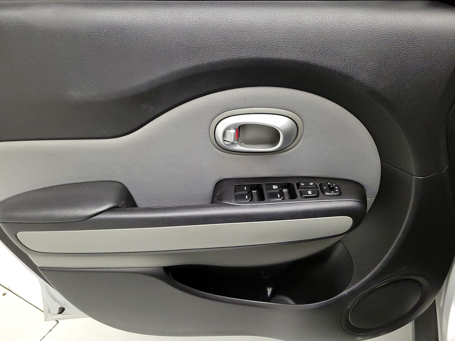 Thumbnail: 2016 Kia Soul - 12